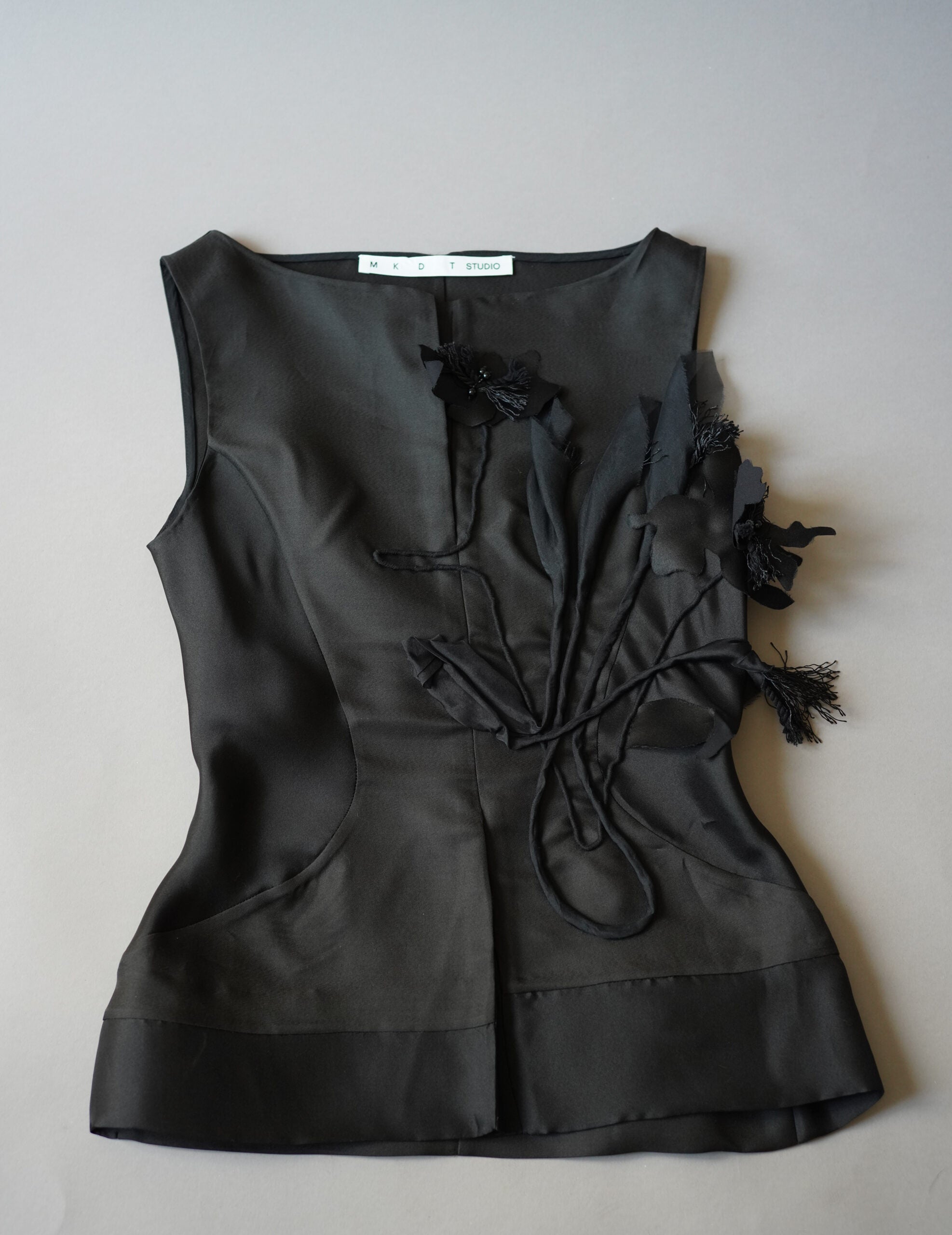 Mark Kenly Domino Tan |Atelier Tami Top・Black