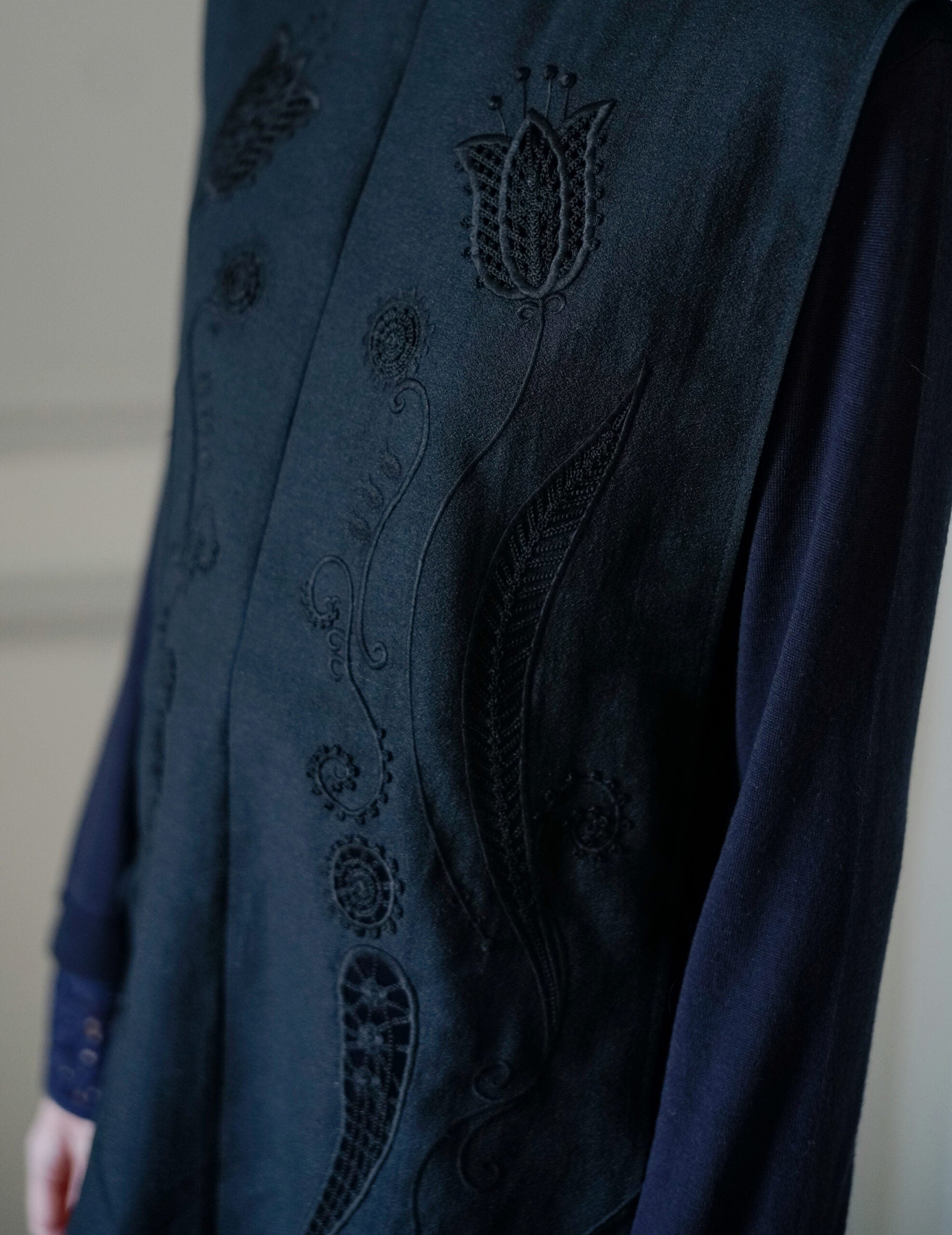 Gilet brodé transparent・Noir