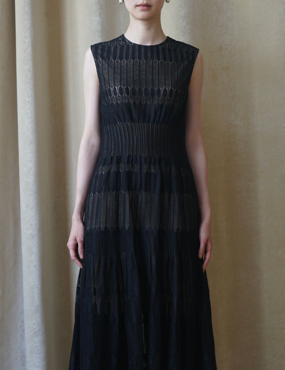 Sun Yu Hong | GEOMETRIC LACE DRESS・Black