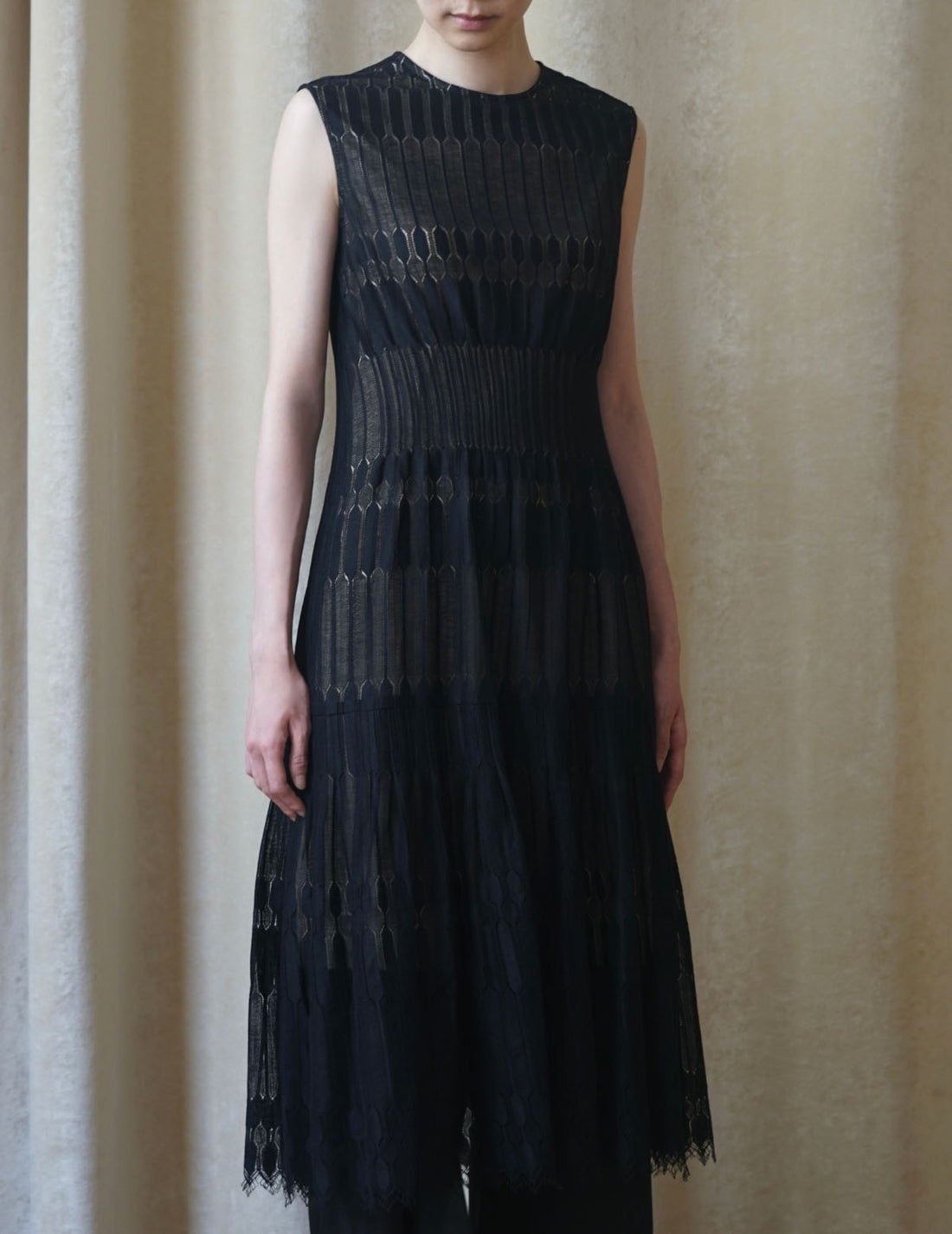 Sun Yu Hong | GEOMETRIC LACE DRESS・Black