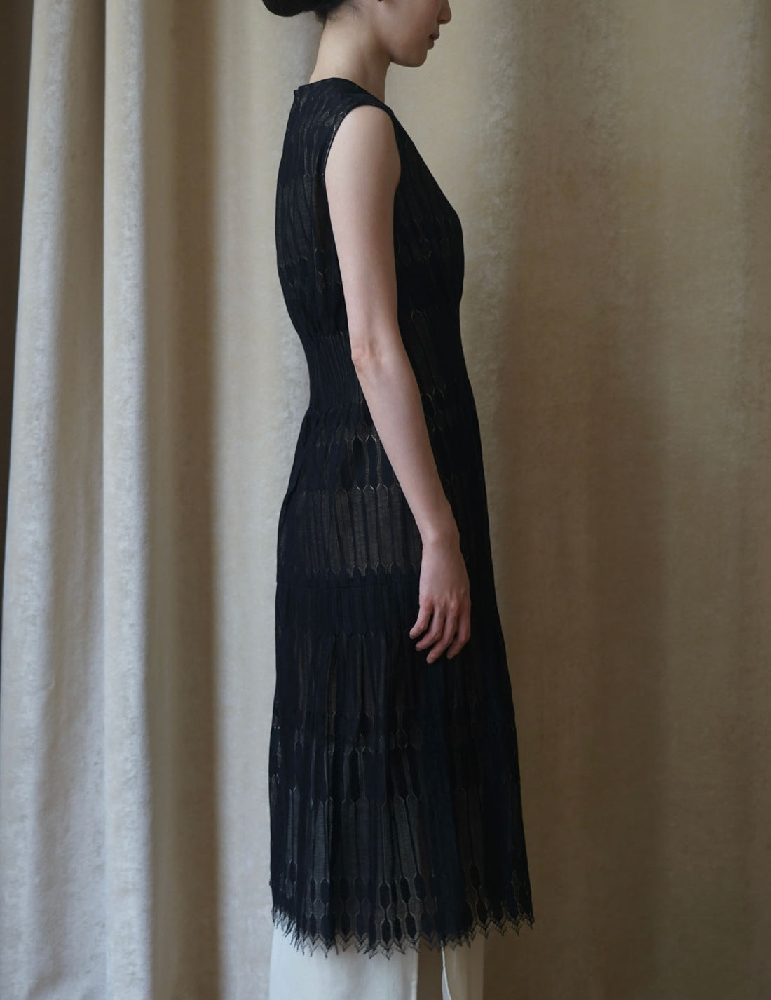 Sun Yu Hong | GEOMETRIC LACE DRESS・Black