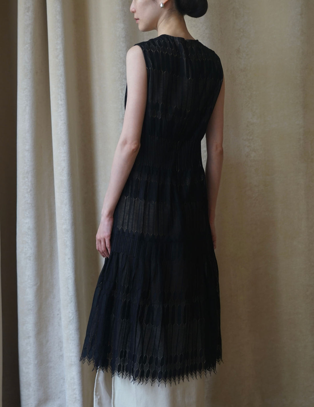 Sun Yu Hong | GEOMETRIC LACE DRESS・Black