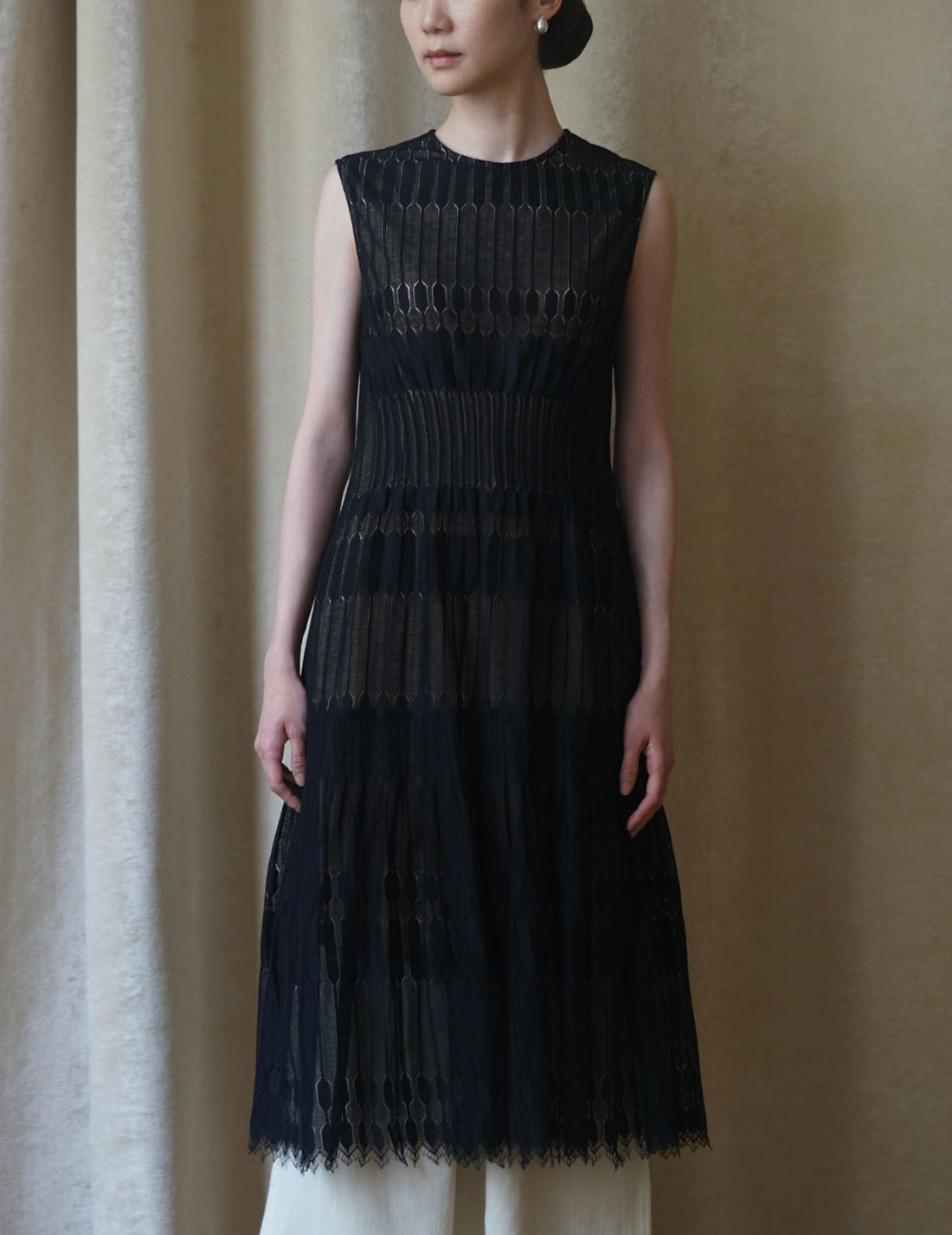 Sun Yu Hong | GEOMETRIC LACE DRESS・Black