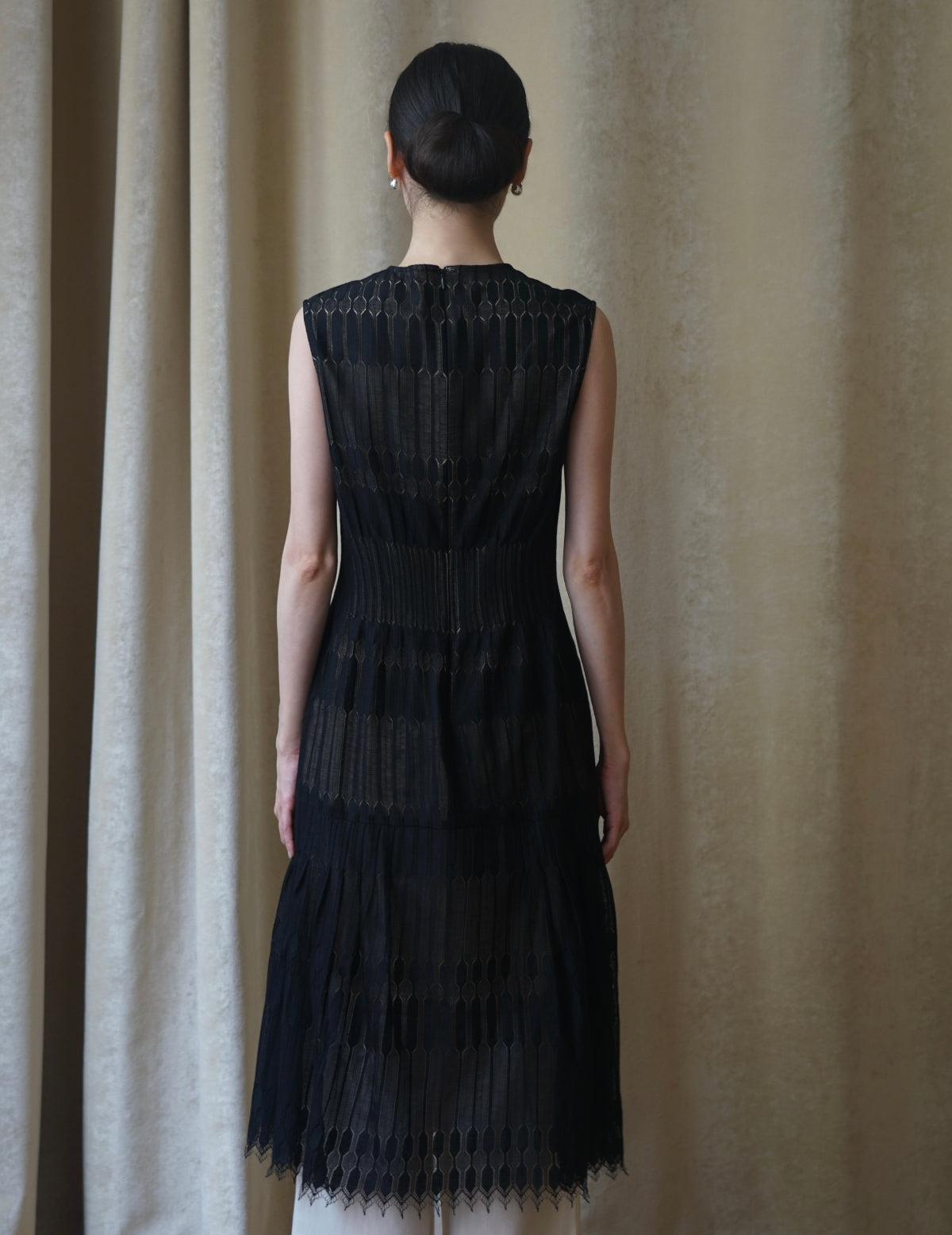 GEOMETRIC LACE DRESS・Black