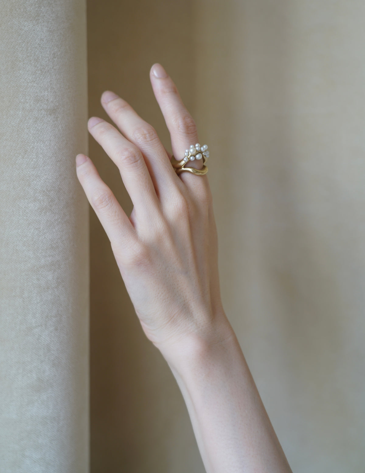 BEATRIZ PALACIOS | Double Wave Cluster Ring - Gold
