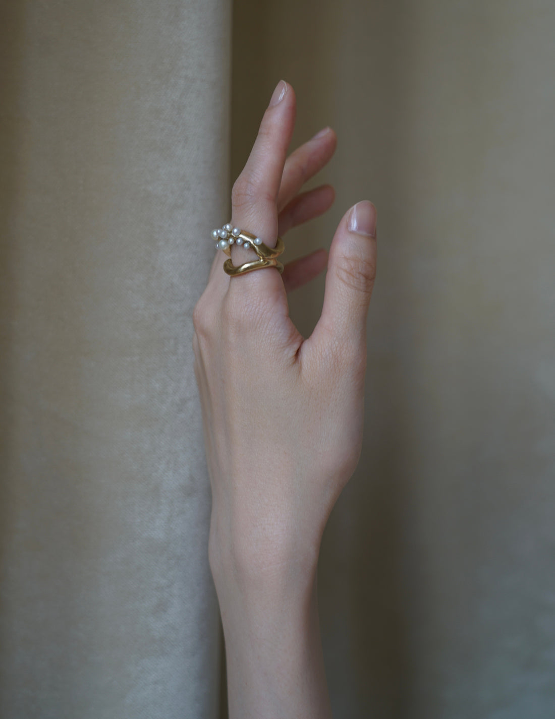 BEATRIZ PALACIOS | Double Wave Cluster Ring - Gold