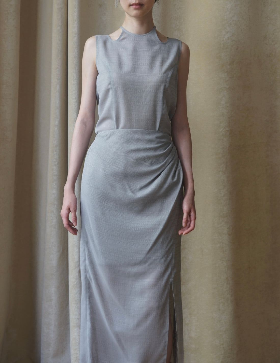 Jupe drapée en jacquard à motif floral « Mishima Karatsu »・Gris 