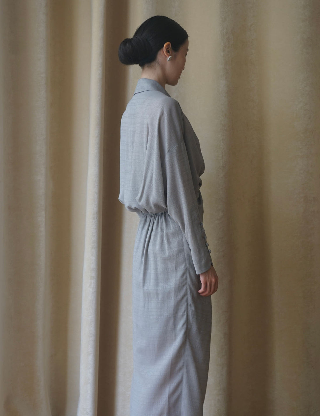 MAME KUROGOUCHI | "Mishima Karatsu" Floral Pattern Jacquard Draped Dress．grey