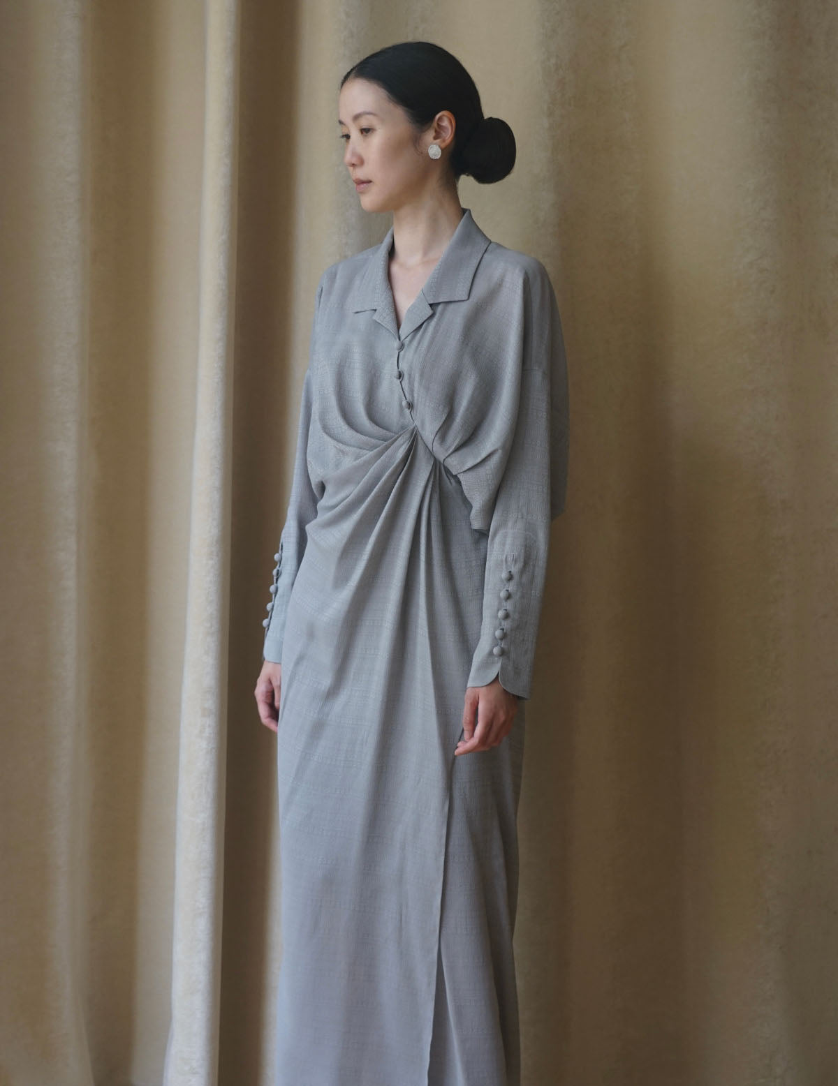 "Mishima Karatsu" Floral Pattern Jacquard Draped Dress．grey