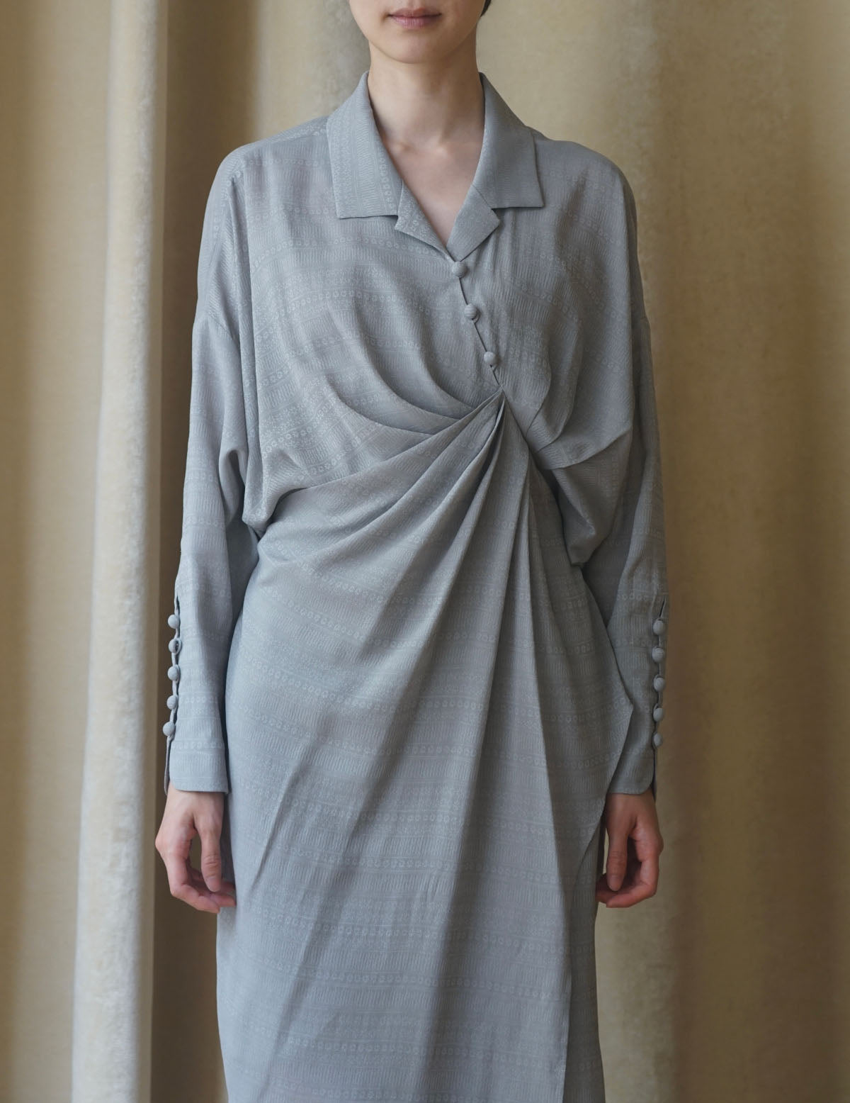 "Mishima Karatsu" Floral Pattern Jacquard Draped Dress．grey