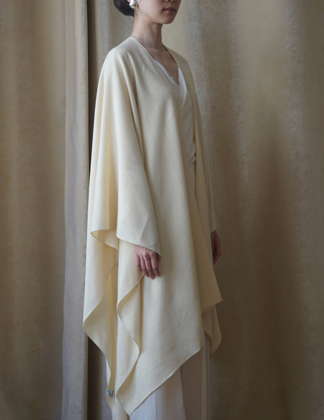 CORTANA | JACKIE PONCHO・IVORY