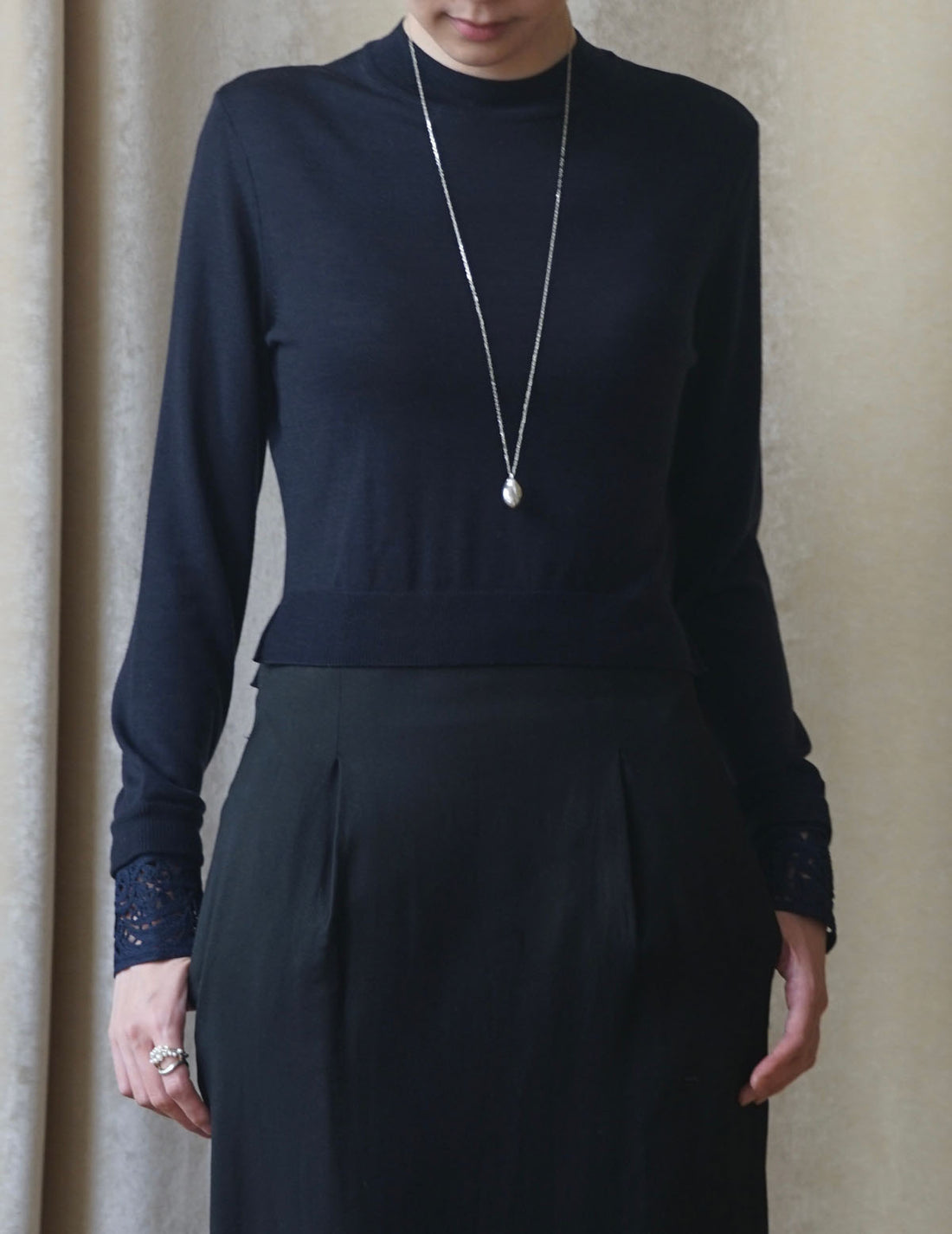 Haut tricoté à poignets brodés amovibles - Bleu marine 