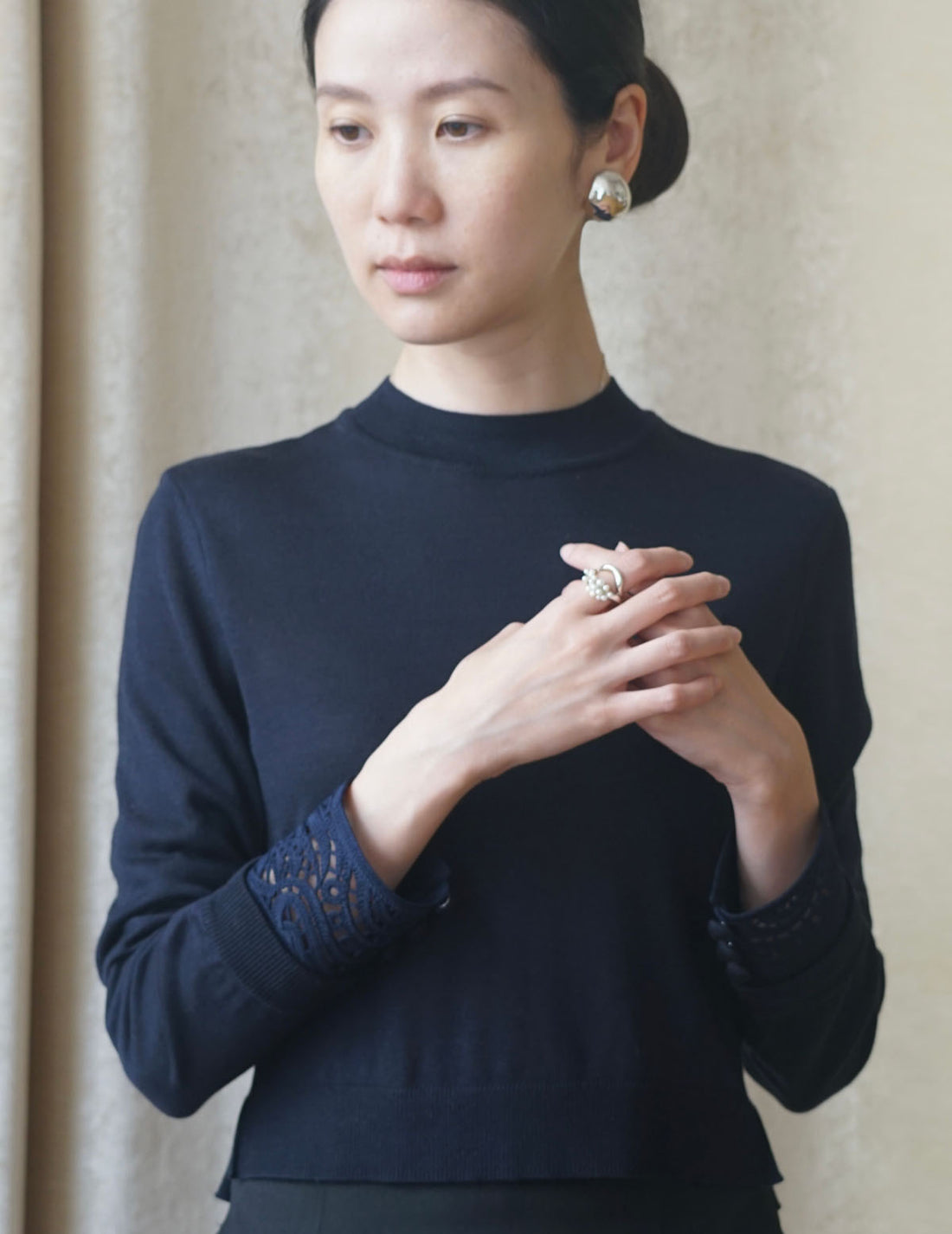 Haut tricoté à poignets brodés amovibles - Bleu marine 