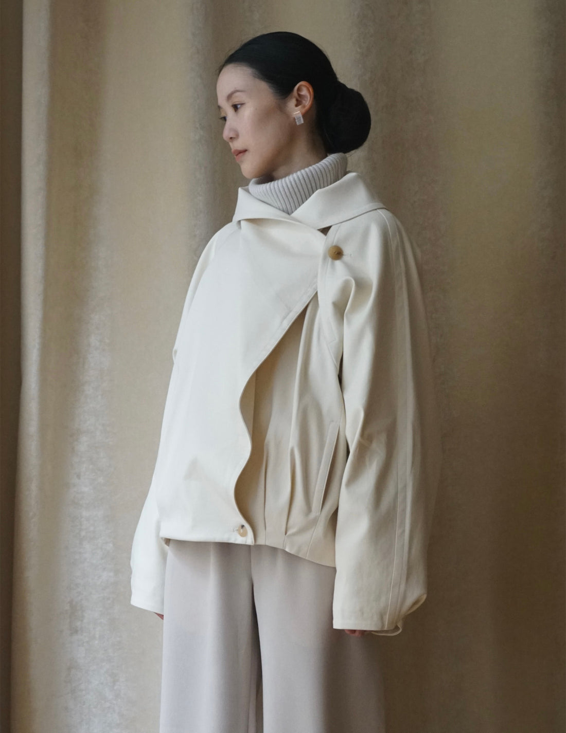 Veste courte à col drapé