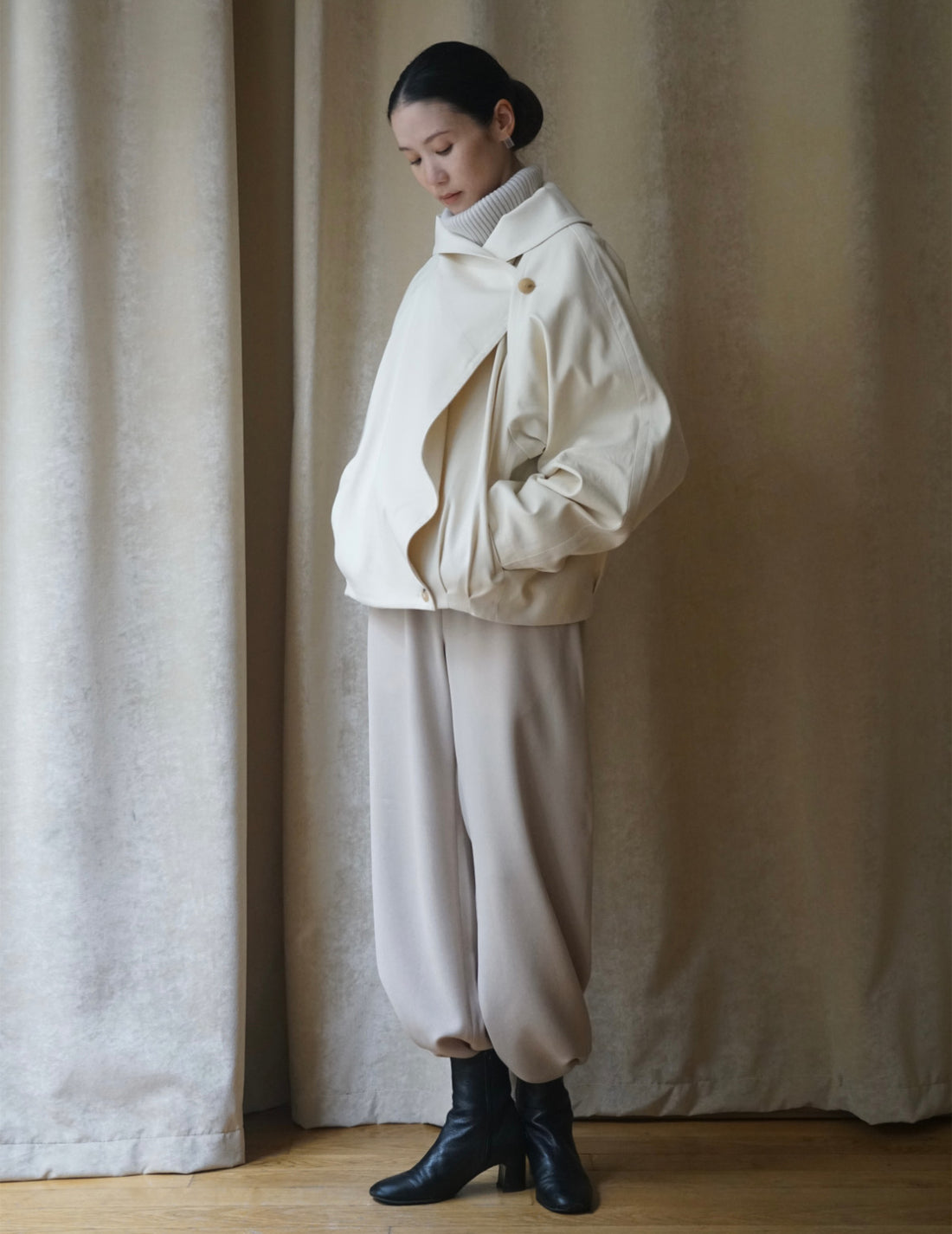 Veste courte à col drapé