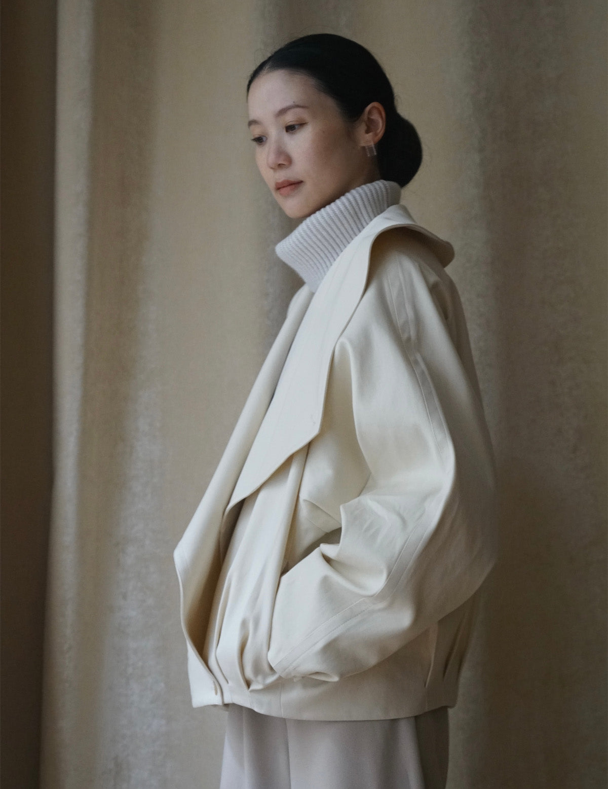 Veste courte à col drapé