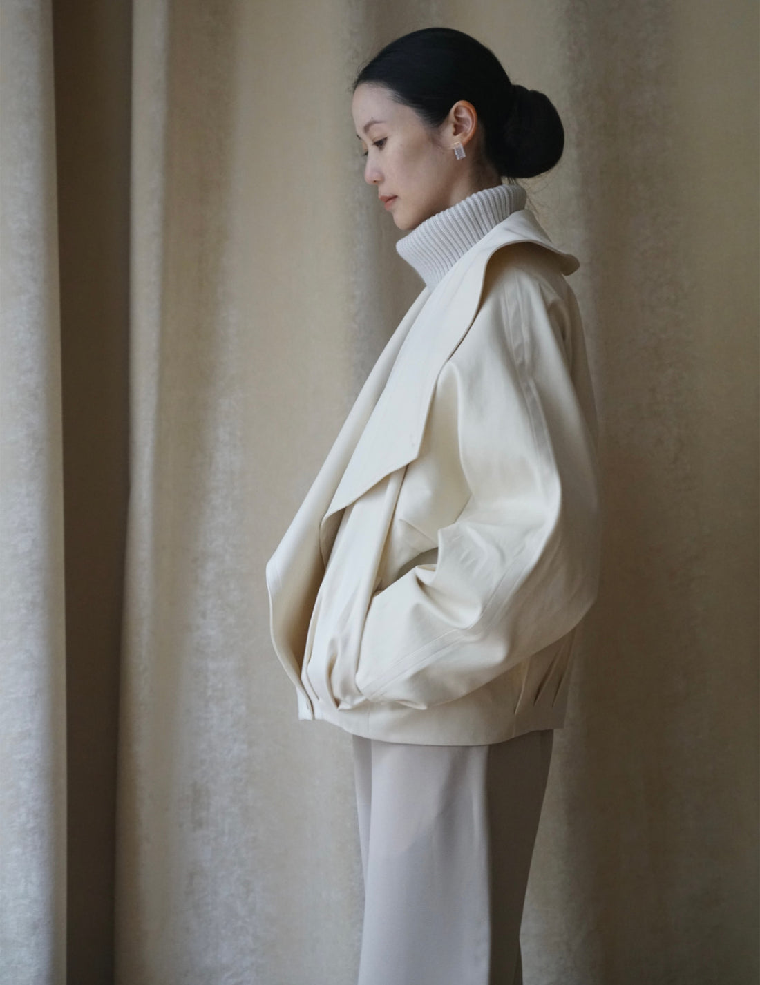 Veste courte à col drapé