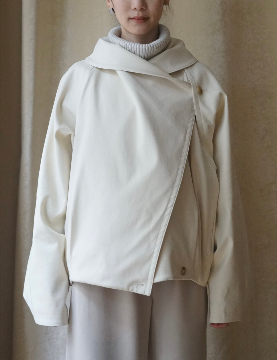 Veste courte à col drapé