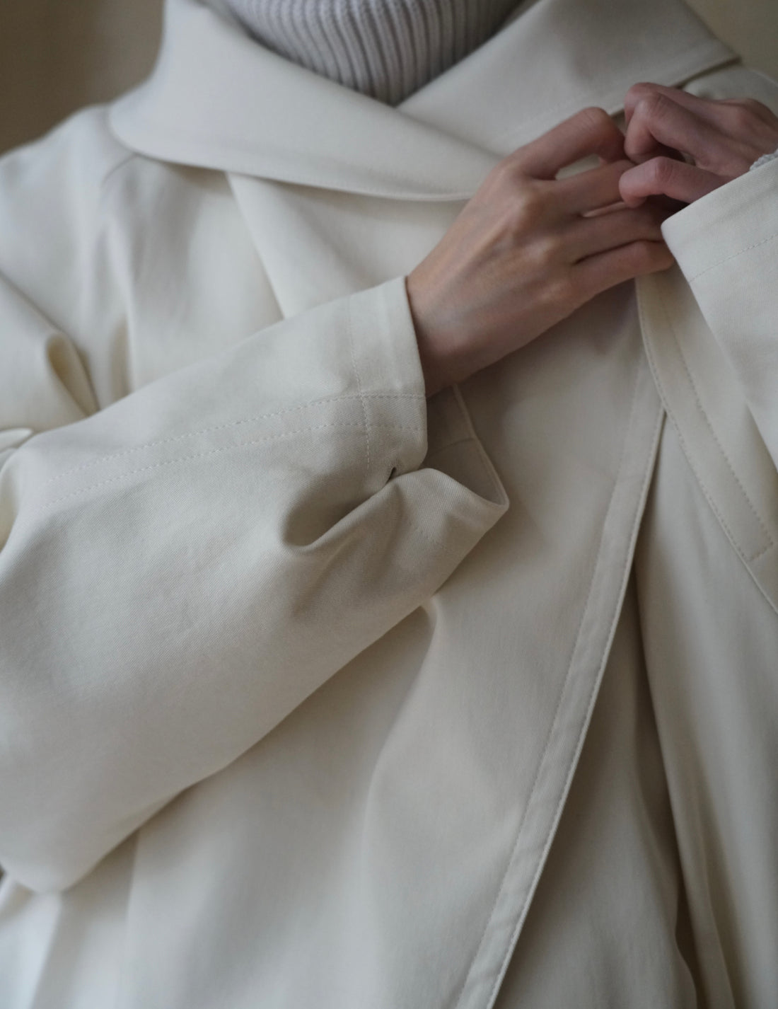 Veste courte à col drapé