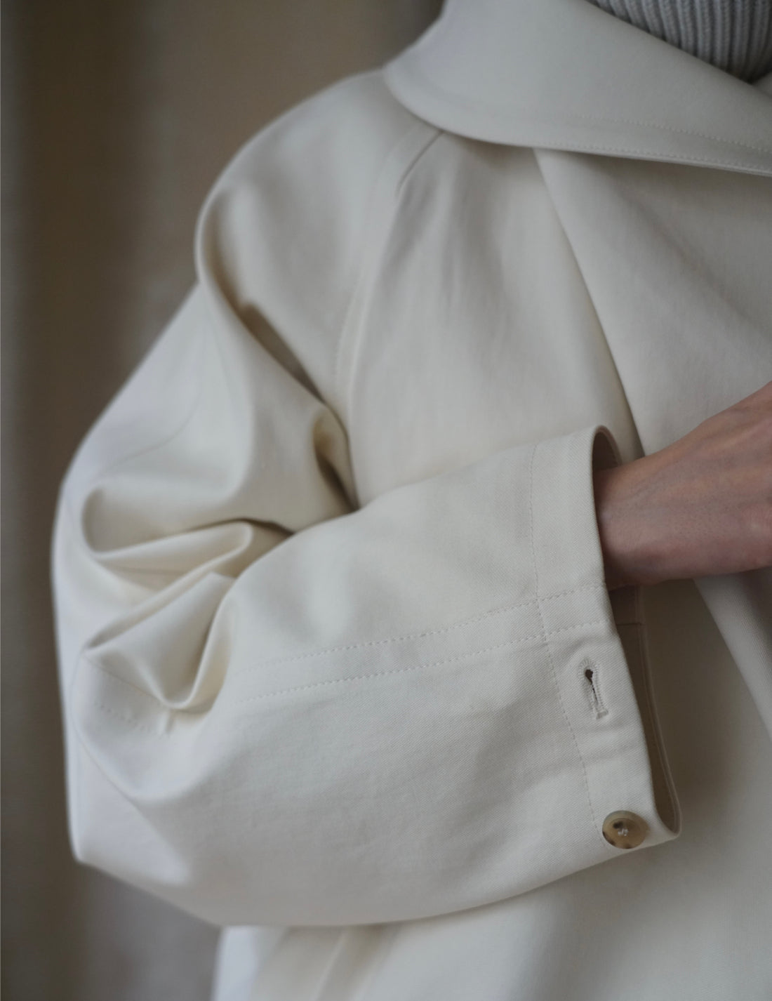 Veste courte à col drapé