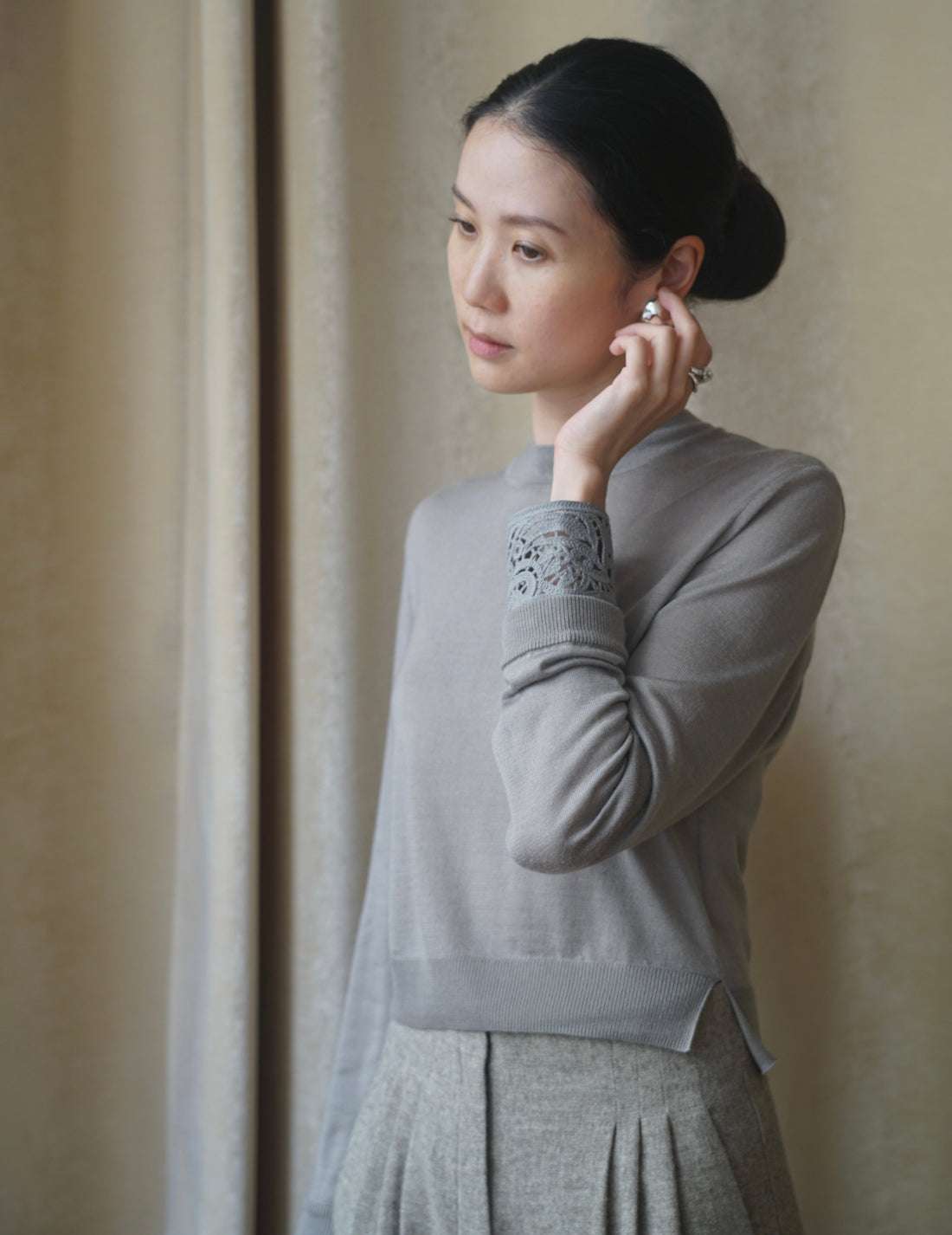 Haut tricoté à poignets brodés amovibles・Gris 