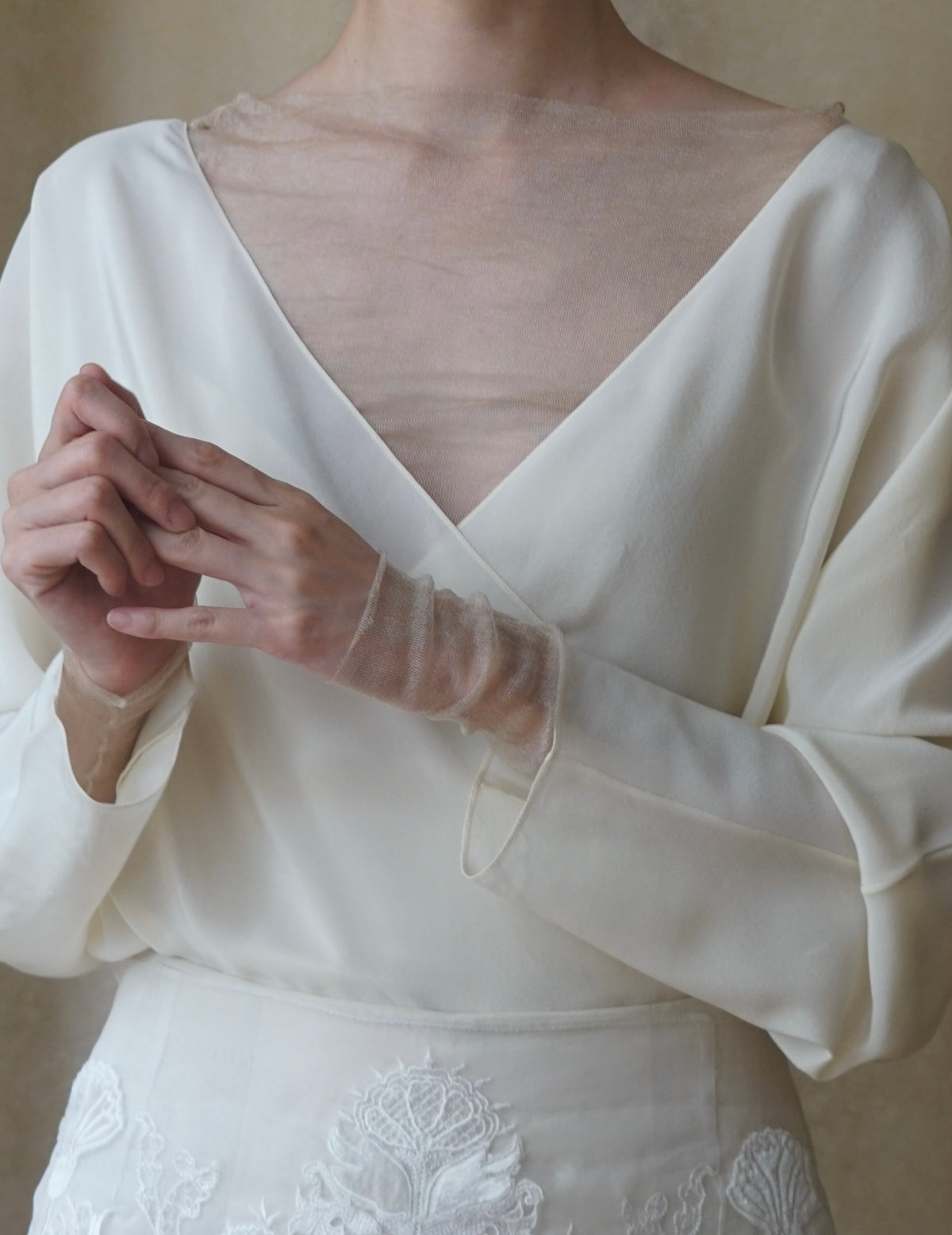 CORTANA | T DE TUL SILK TULLE TOP・BEIGE