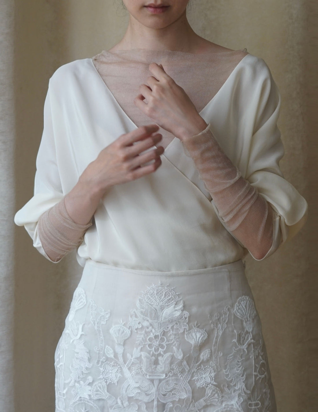 Haut en tulle de soie T De Tul・Beige