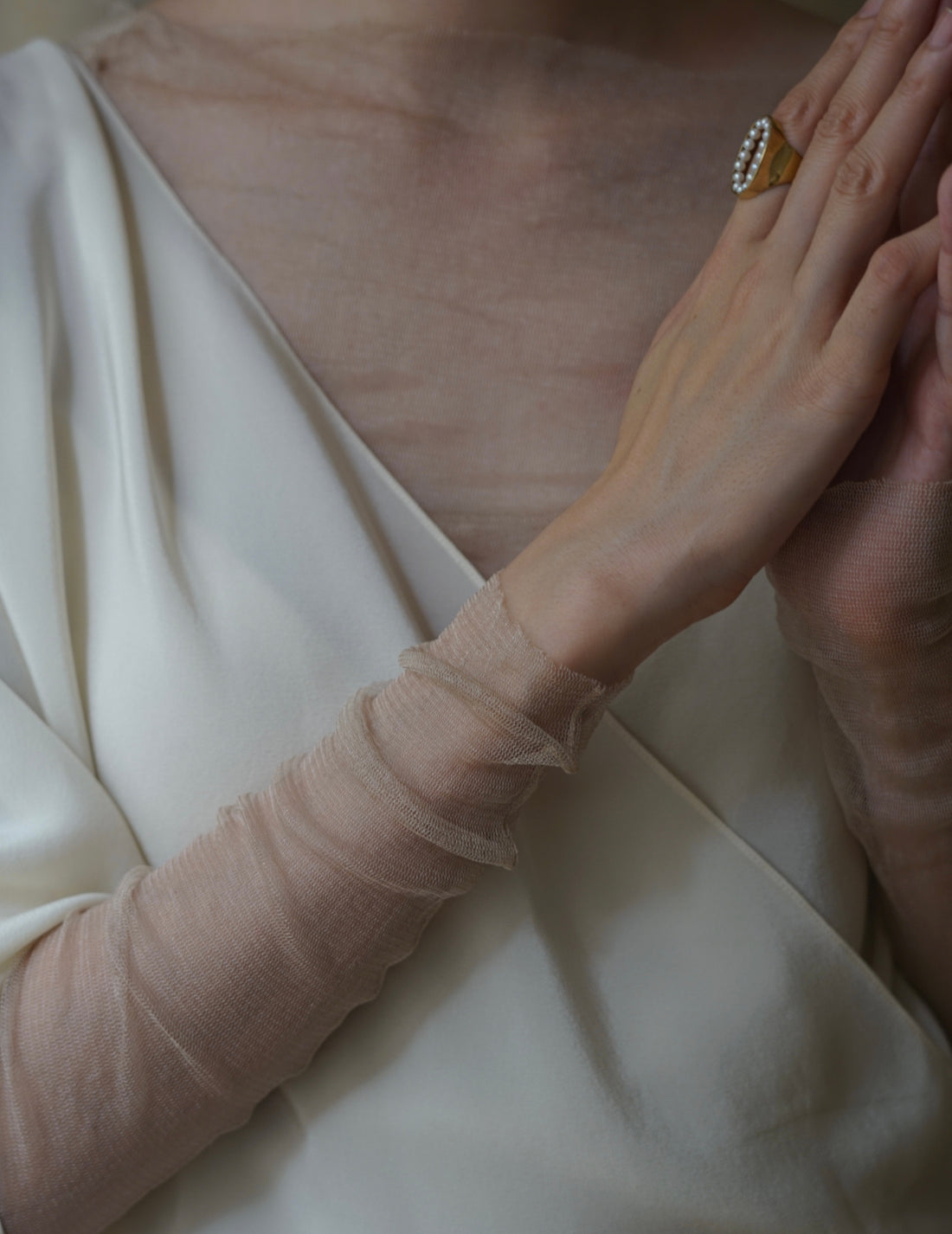 Haut en tulle de soie T De Tul・Beige