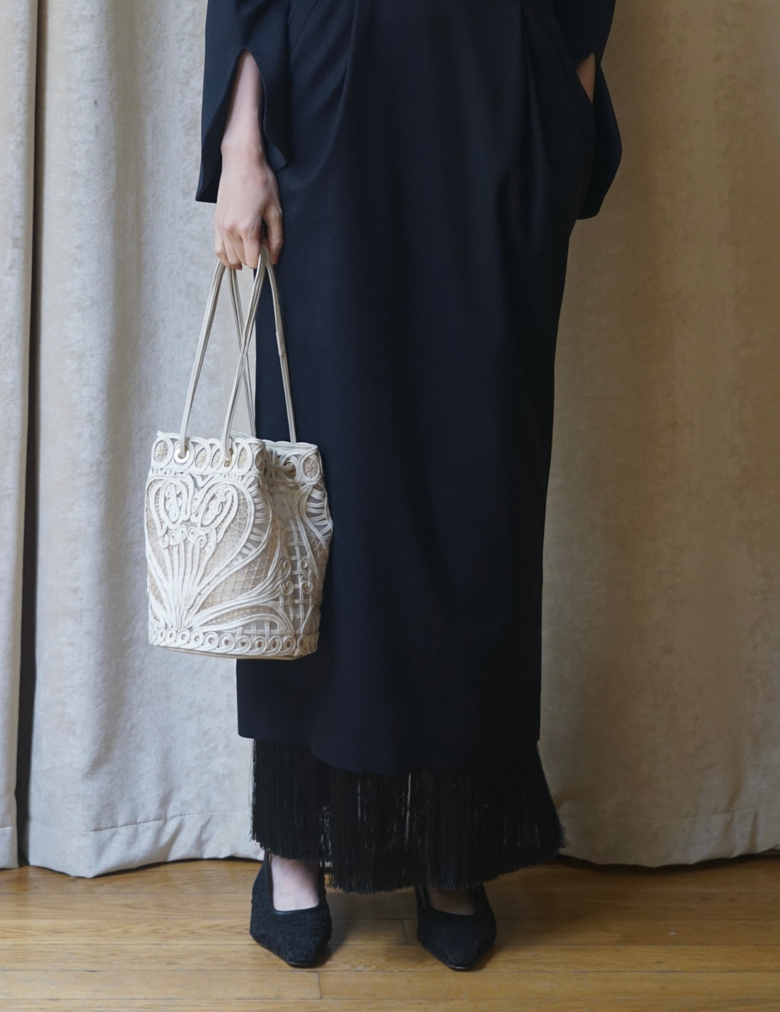 Sac seau brodé en cordon・Beige