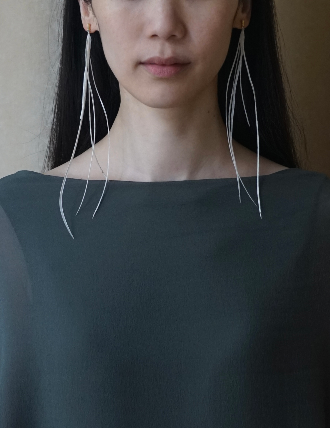 BEATRIZ PALACIOS | Feather Earring - White