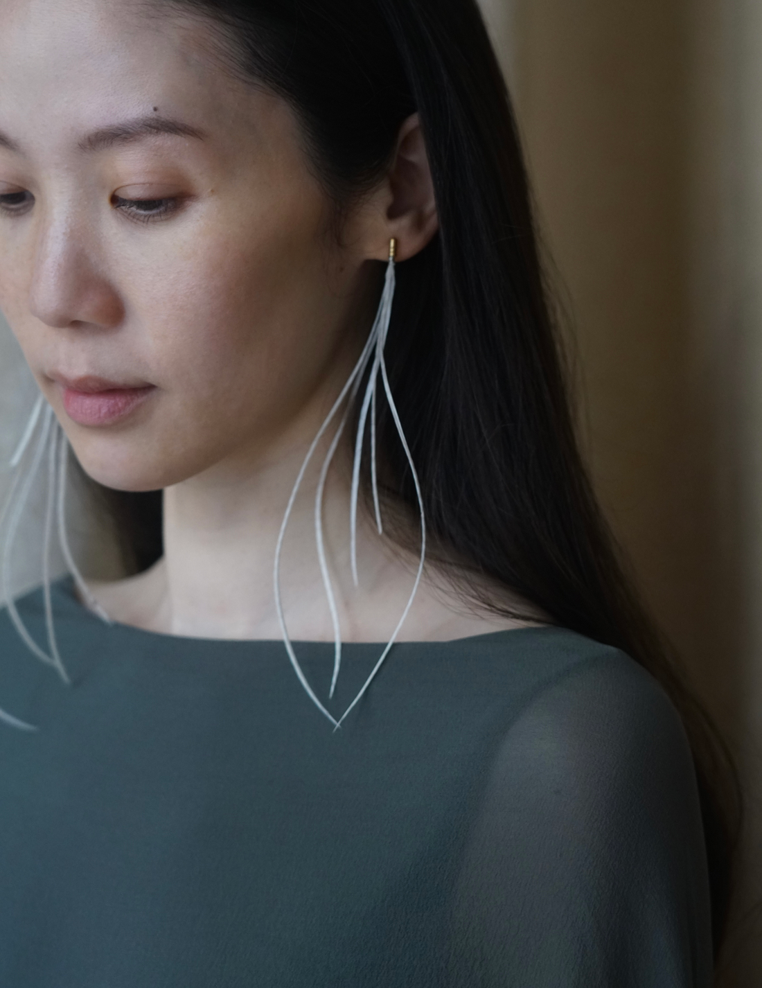 BEATRIZ PALACIOS | Feather Earring - White