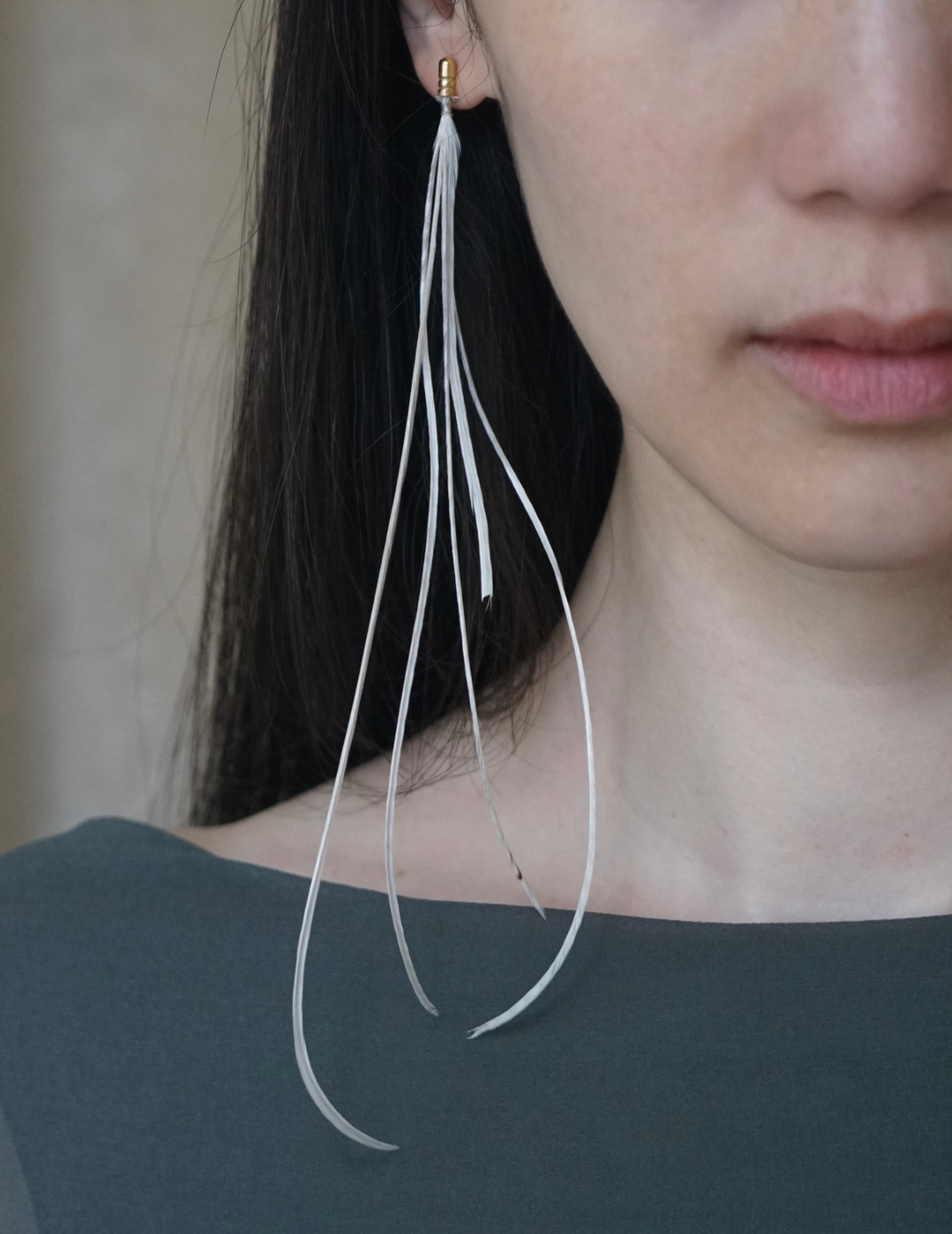 BEATRIZ PALACIOS | Feather Earring - White