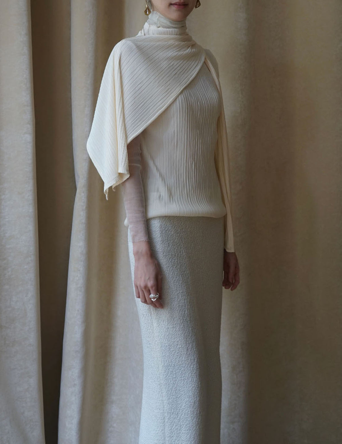 Ensemble haut sans manches à col montant et cache-nez à plis