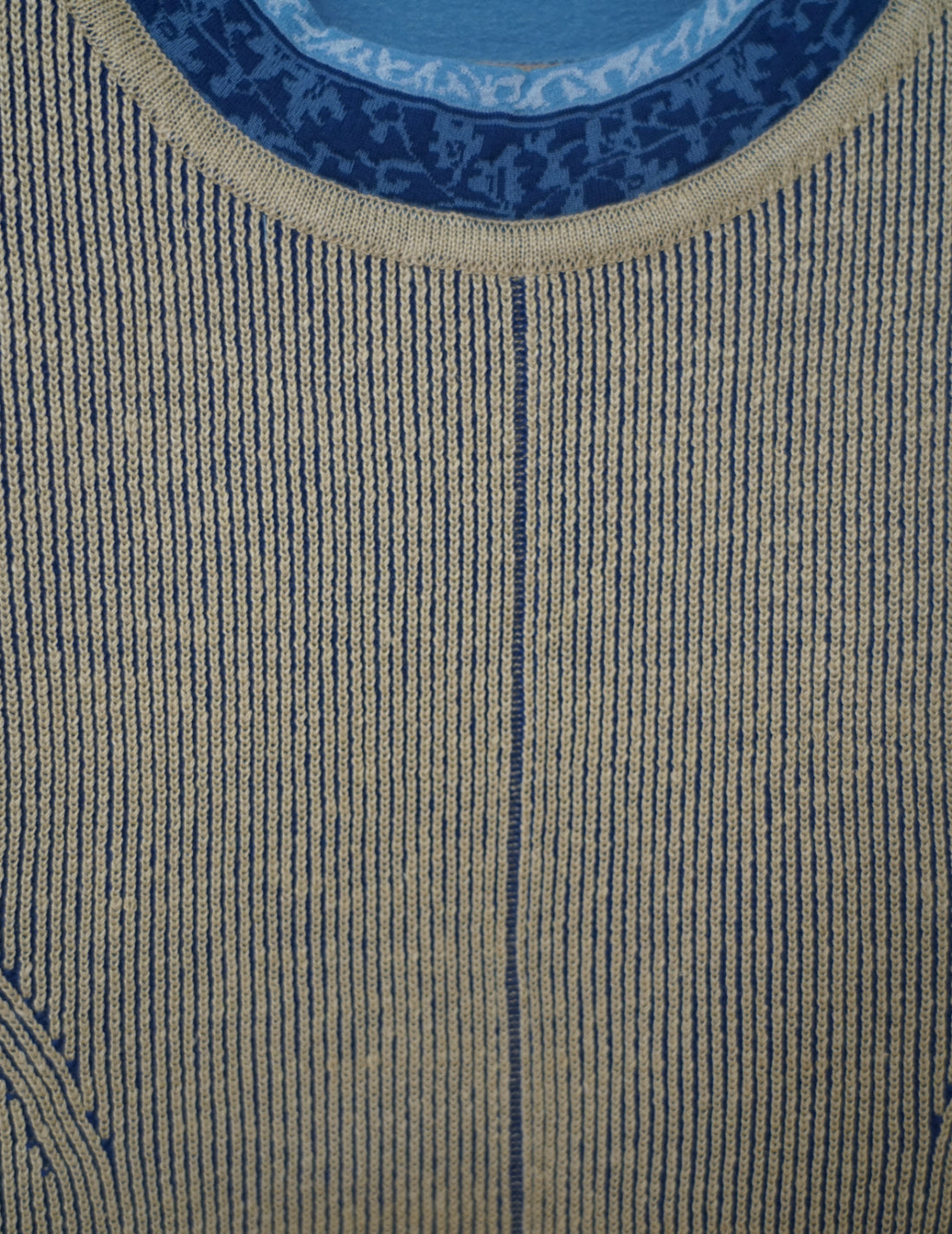 Haut court tricoté à détails floraux double face・beige