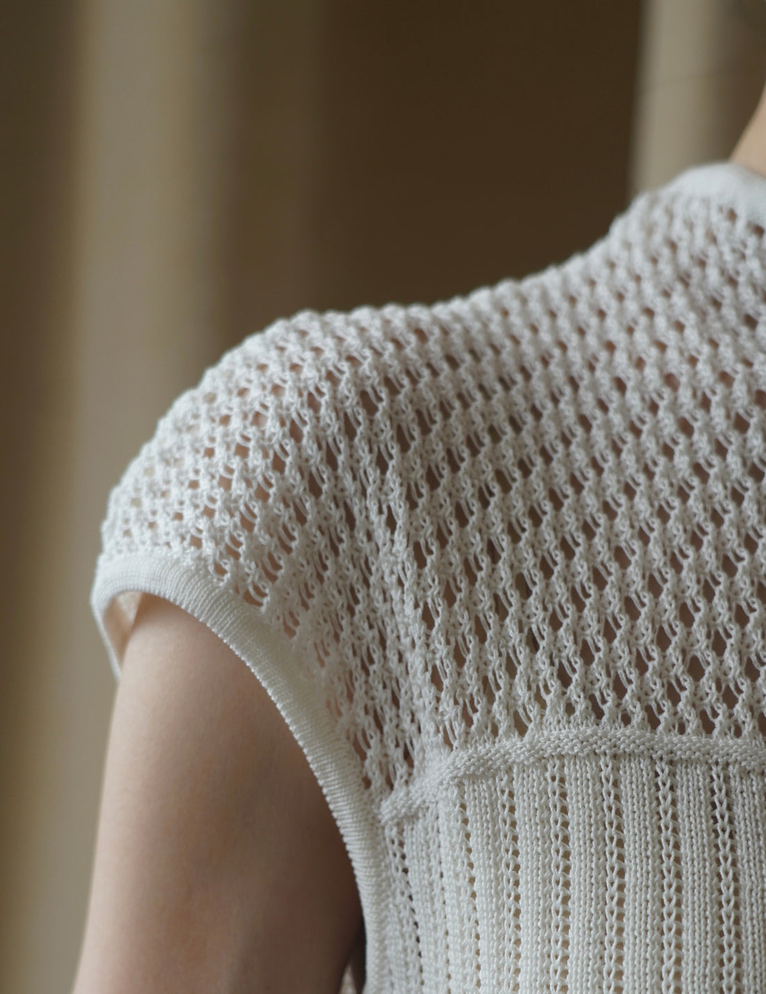 Haut tricoté sans manches en dentelle de coton・Blanc