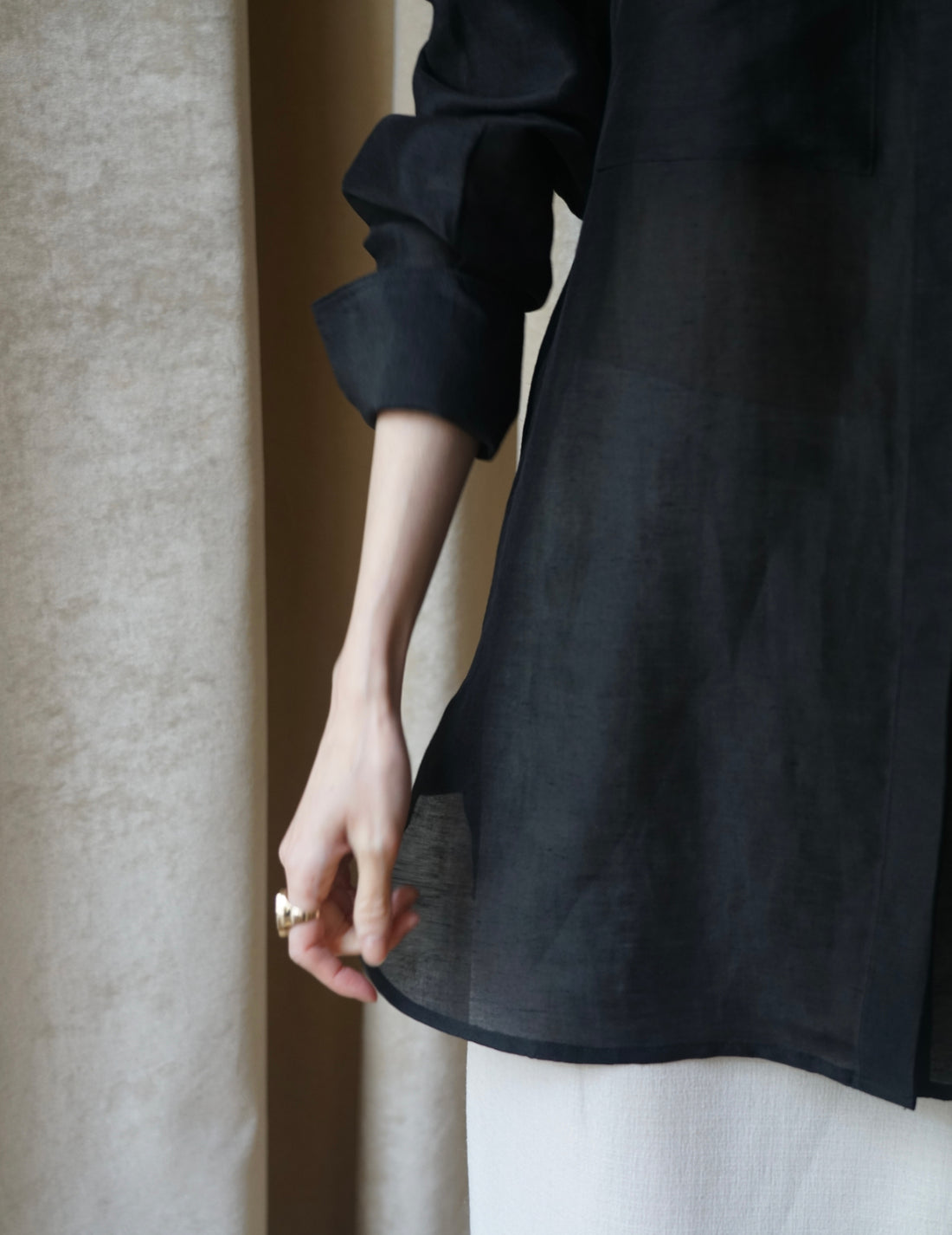 Mark Kenly Domino Tan | Sira Shirt - Black