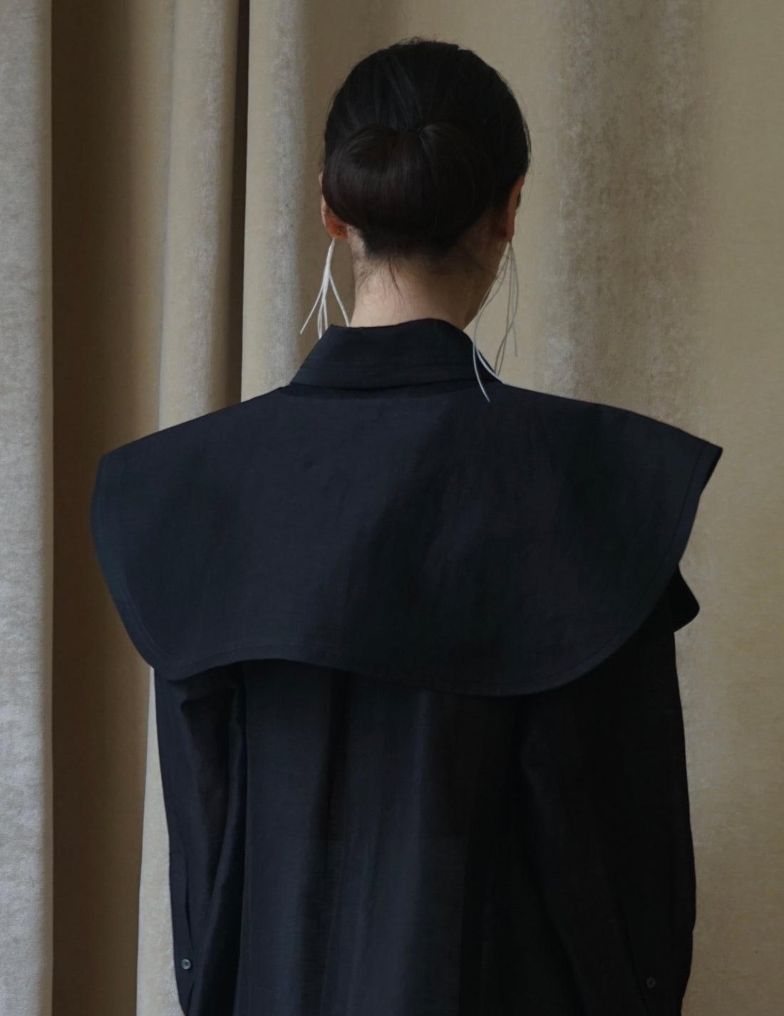 Mark Kenly Domino Tan | Audrey Collar・Black