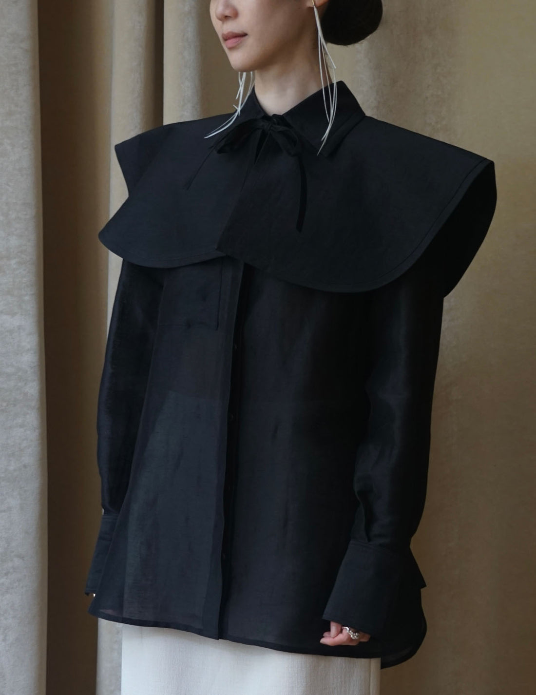 Mark Kenly Domino Tan | Audrey Collar・Black