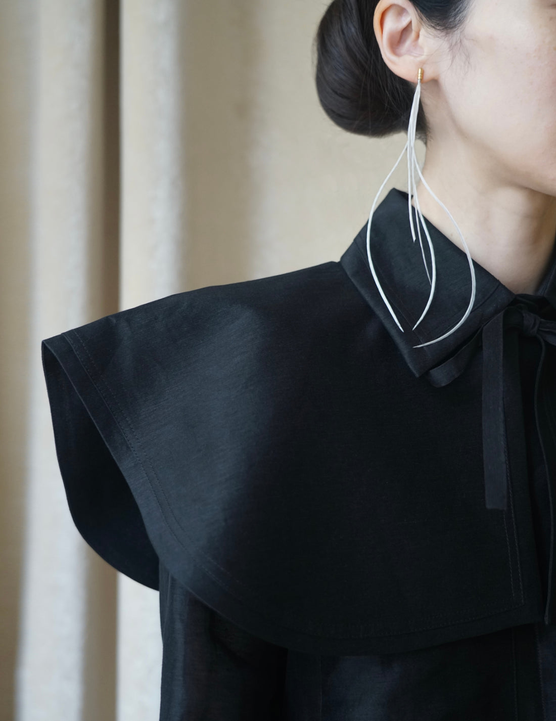 Mark Kenly Domino Tan | Audrey Collar・Black