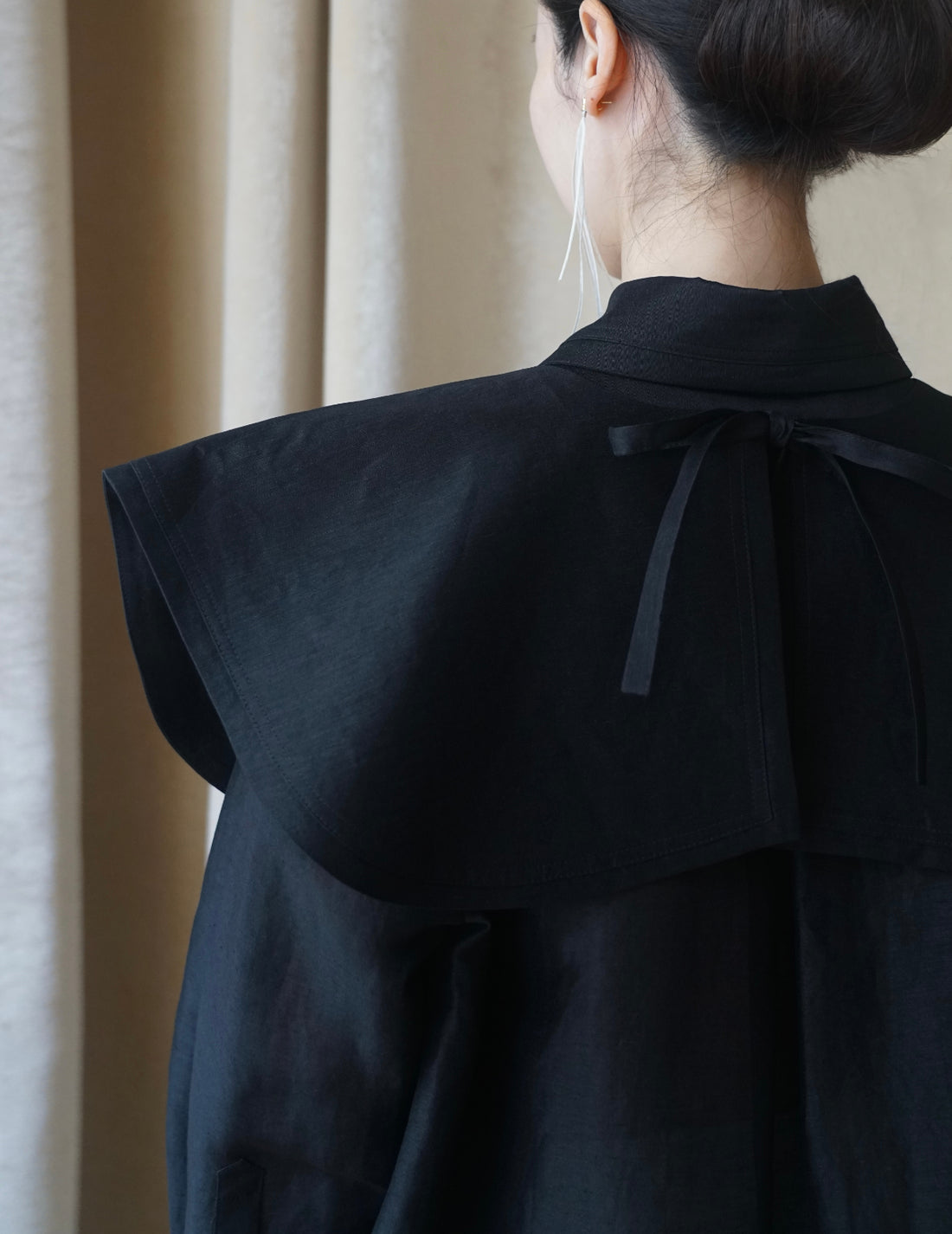 Mark Kenly Domino Tan | Audrey Collar・Black