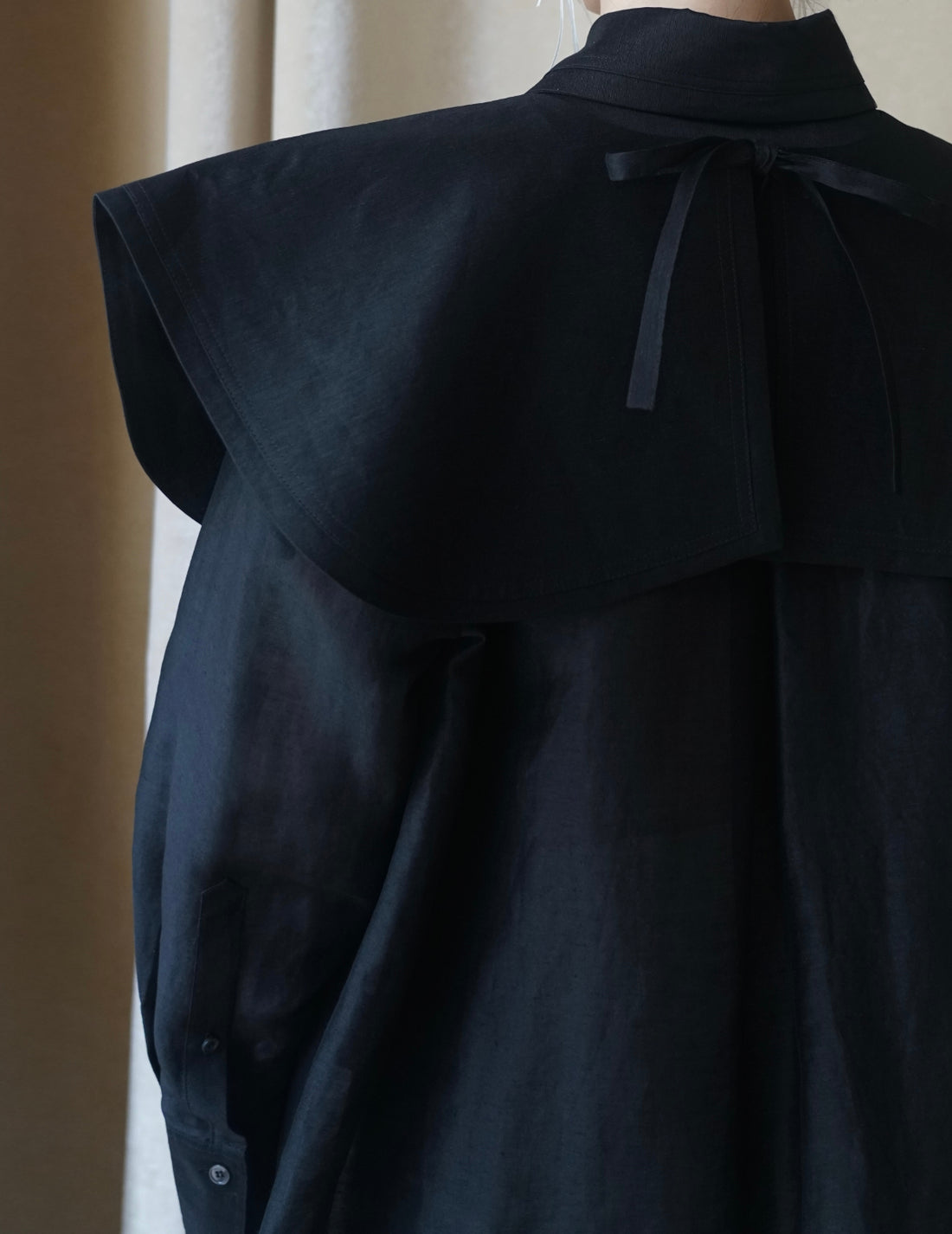 Mark Kenly Domino Tan | Audrey Collar・Black