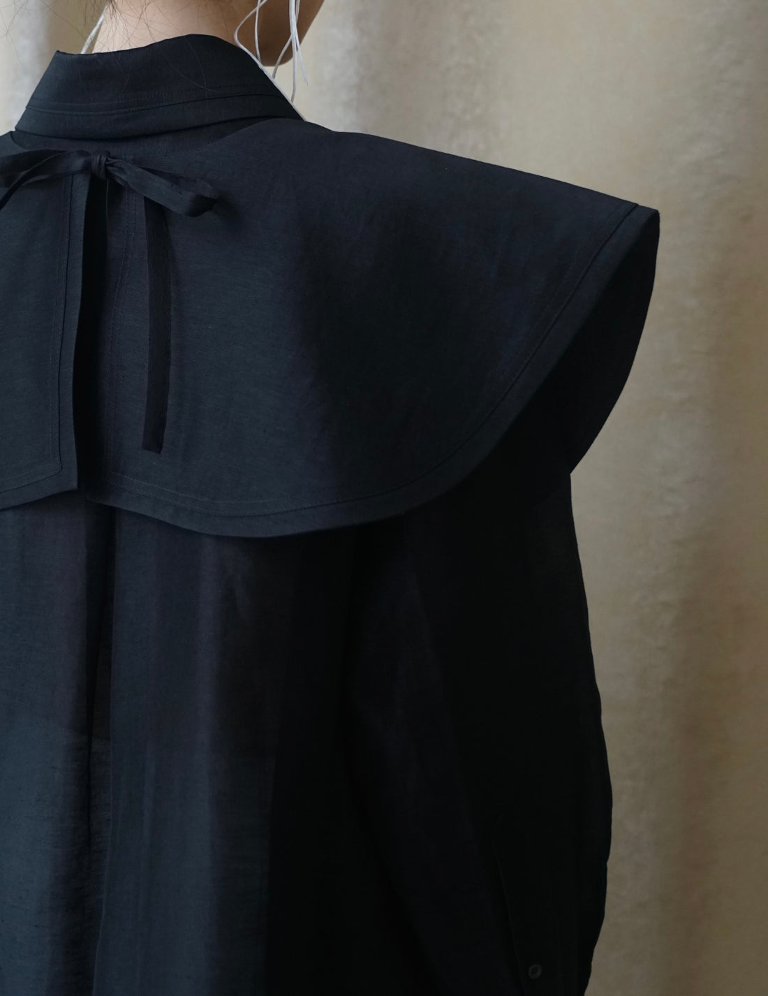 Mark Kenly Domino Tan | Audrey Collar・Black