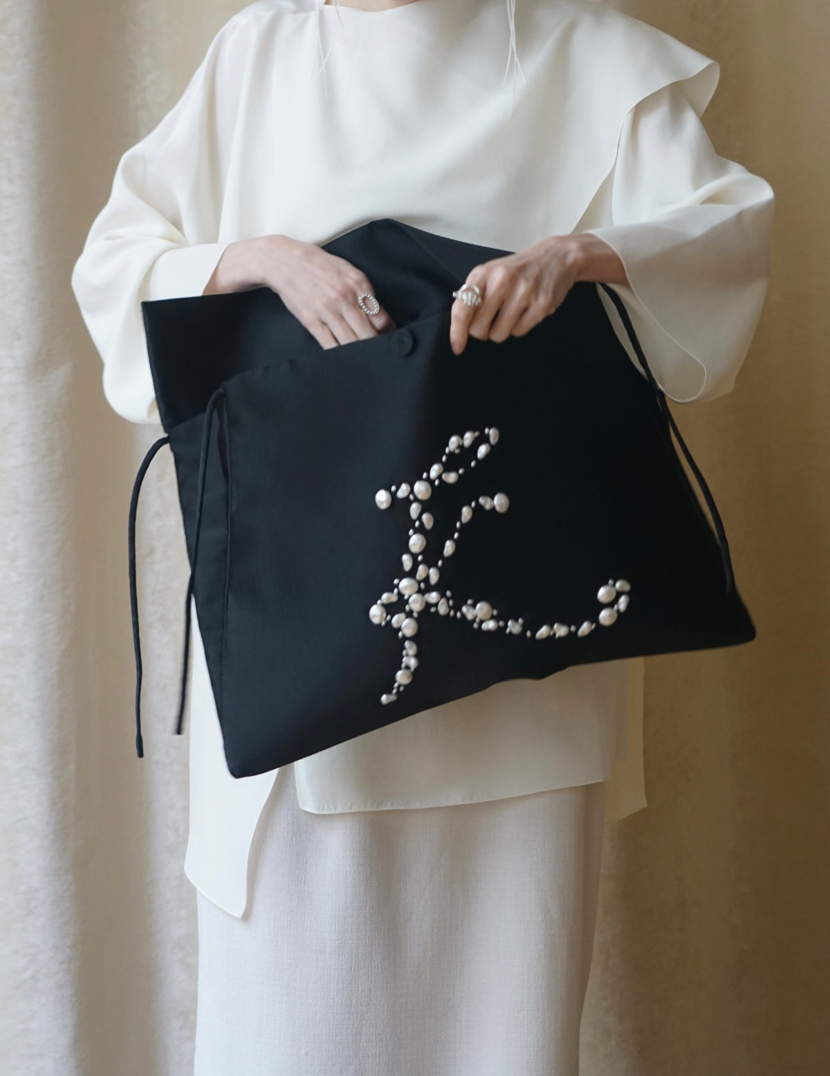 Mark Kenly Domino Tan | Atelier Ayo Clutch・Black