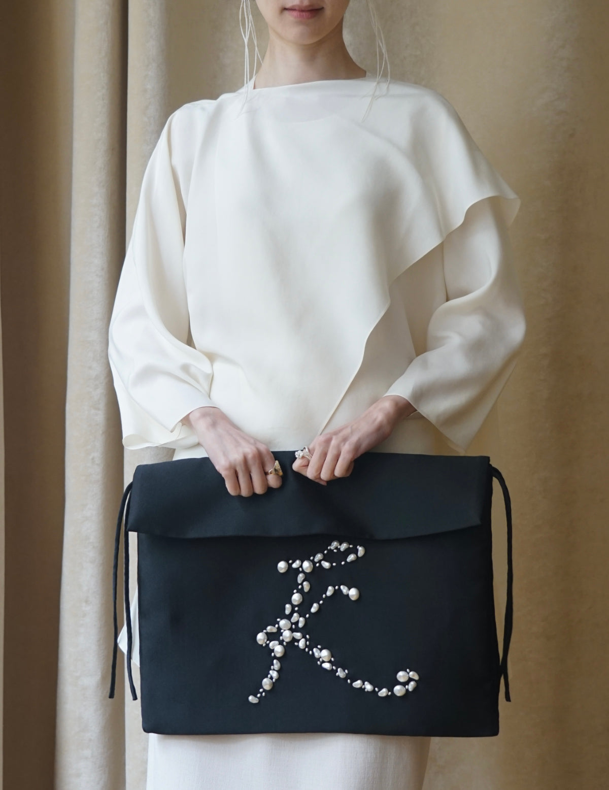 Atelier Ayo Clutch・Black