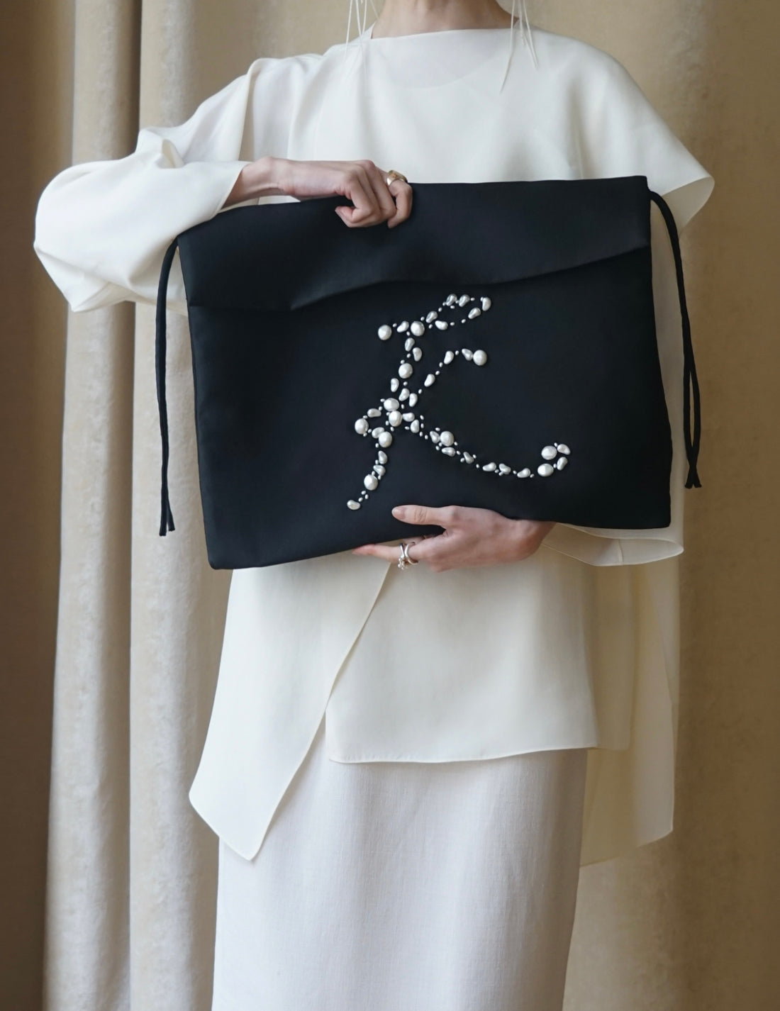 Mark Kenly Domino Tan | Atelier Ayo Clutch・Black