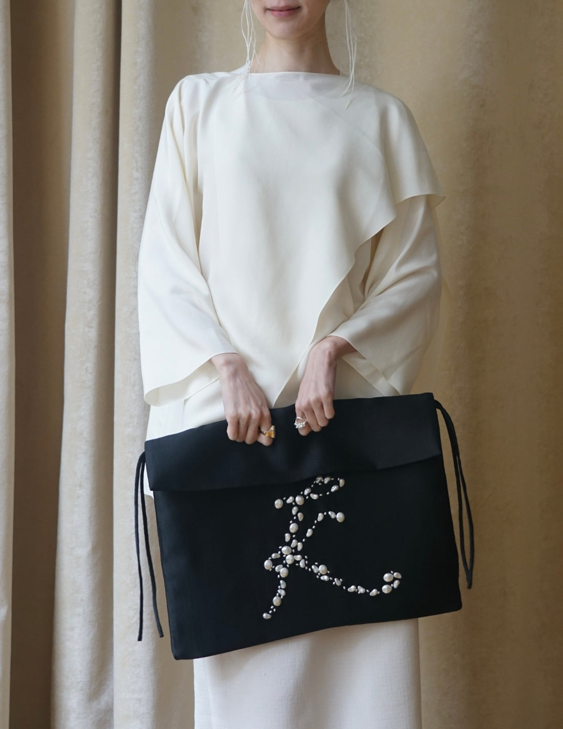 Mark Kenly Domino Tan | Atelier Ayo Clutch・Black