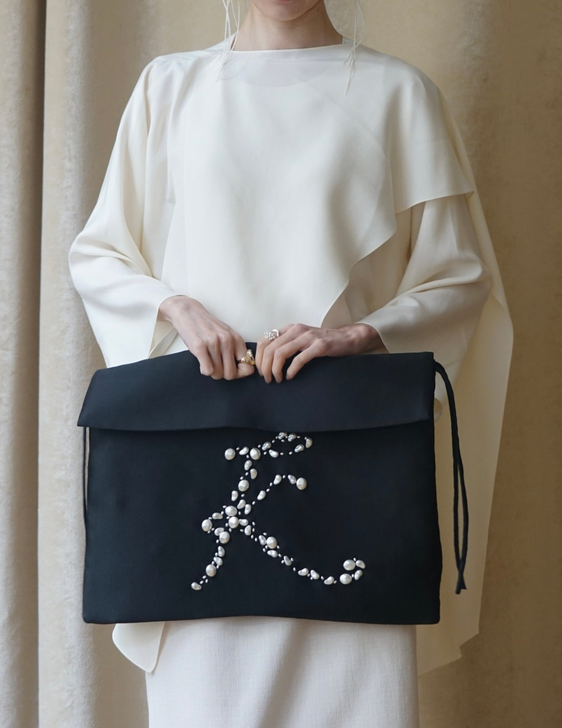 Mark Kenly Domino Tan | Atelier Ayo Clutch・Black