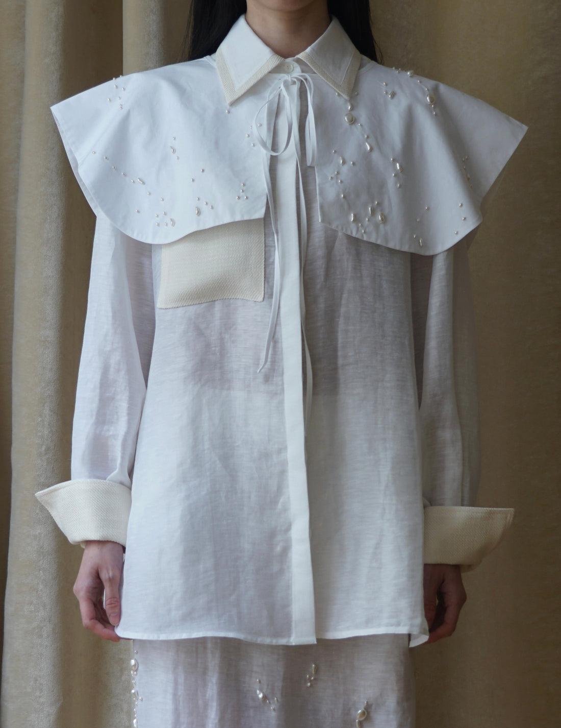 Mark Kenly Domino Tan | Atelier Audrey Collar・White