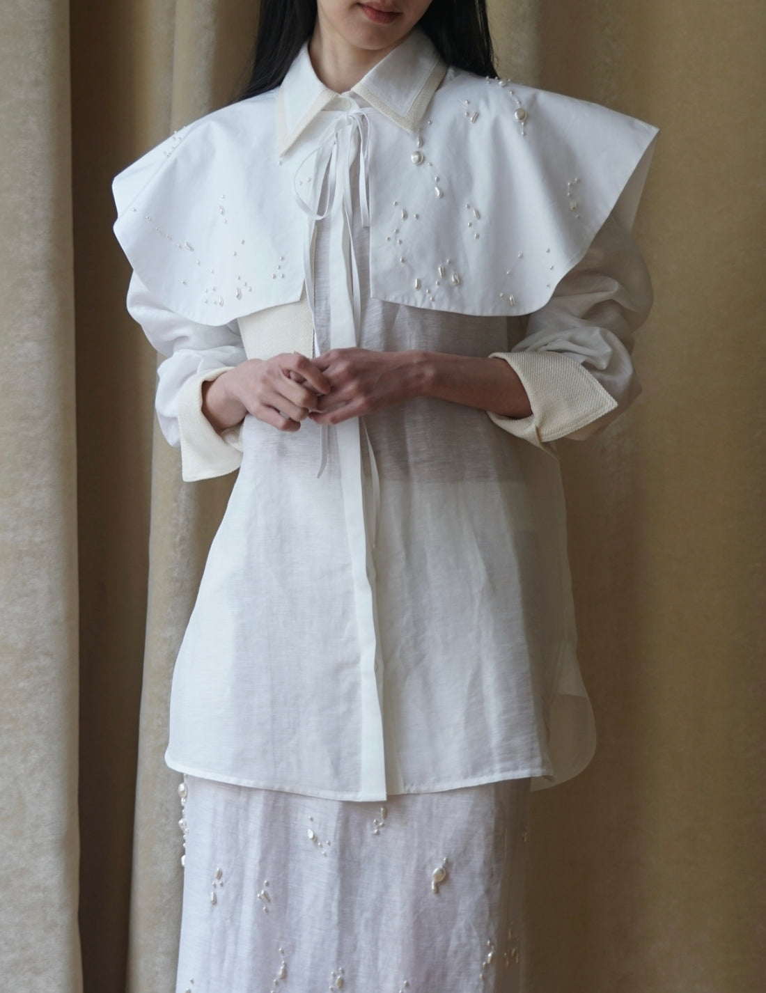 Mark Kenly Domino Tan | Atelier Audrey Collar・White