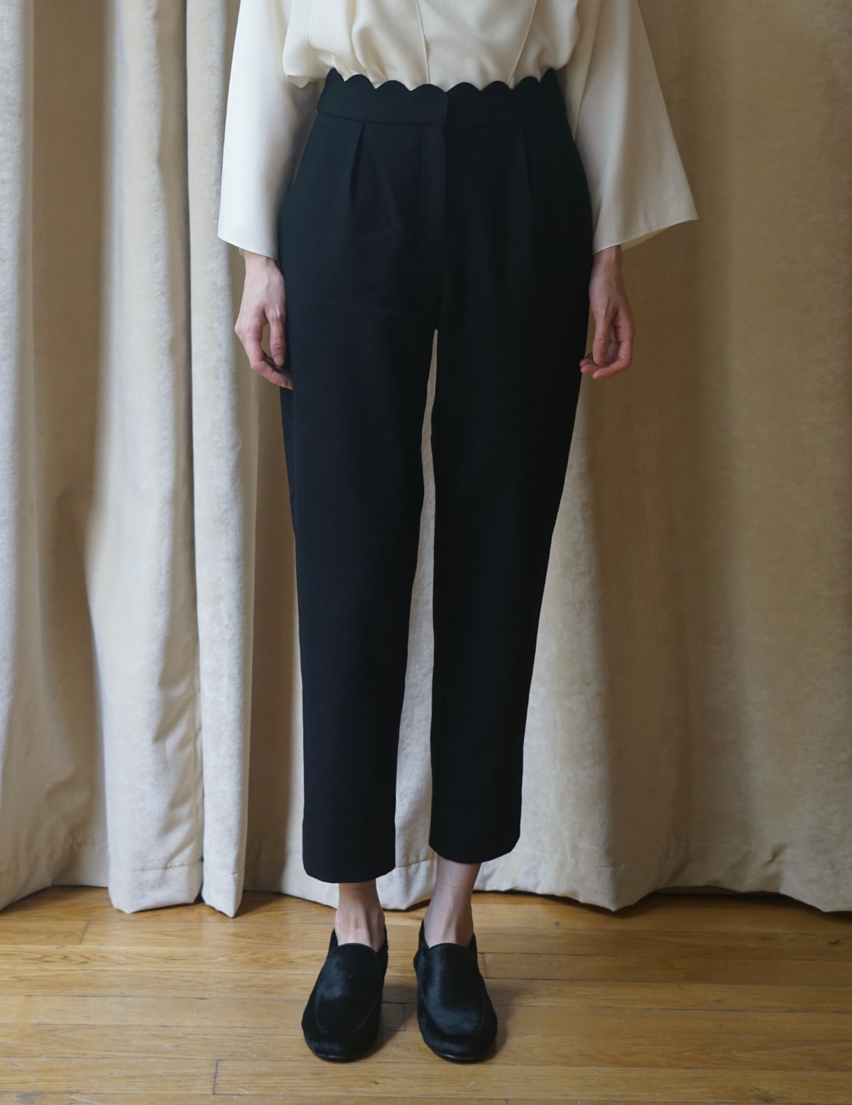 Wool Petal Trousers・Black